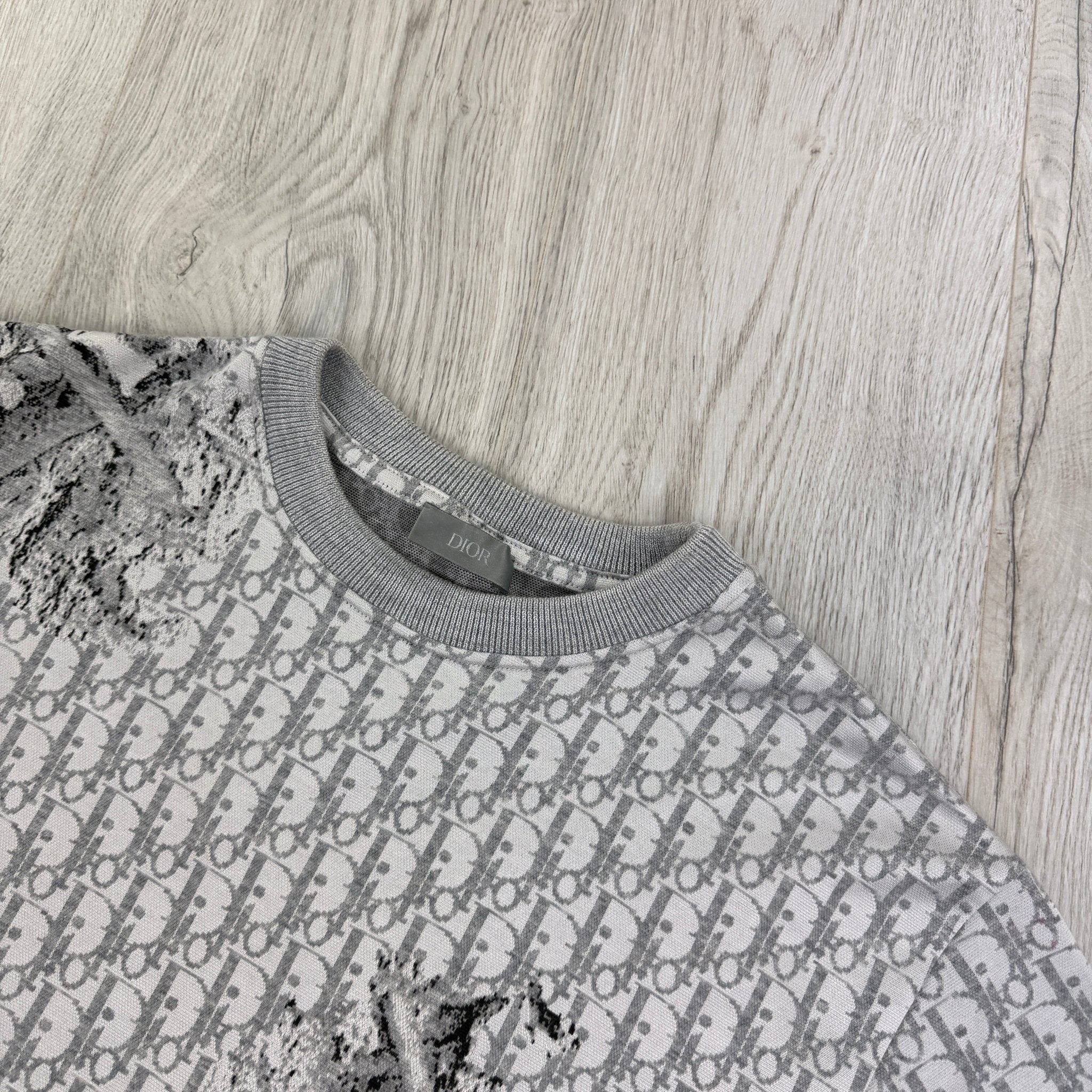 Dior Men’s Grey Oblique Daniel Arsham T-shirt - Morely TrendsDior Type here:)