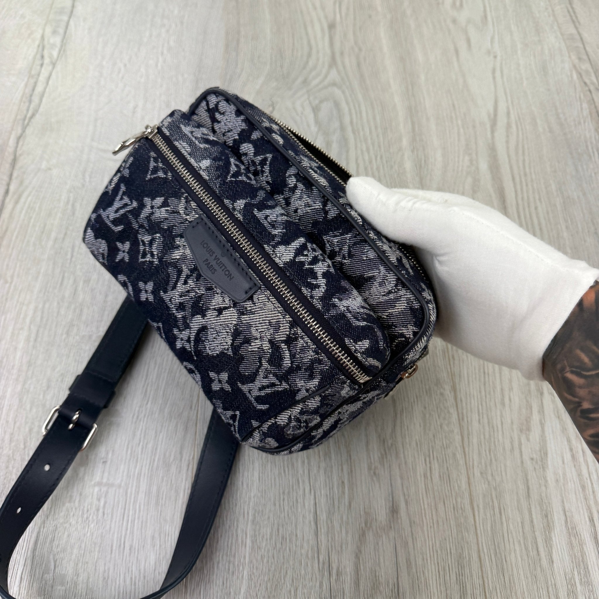 Louis Vuitton Men’s Monogram Tapestry Outdoor Belt Bag - Morely TrendsGucci Type here:)