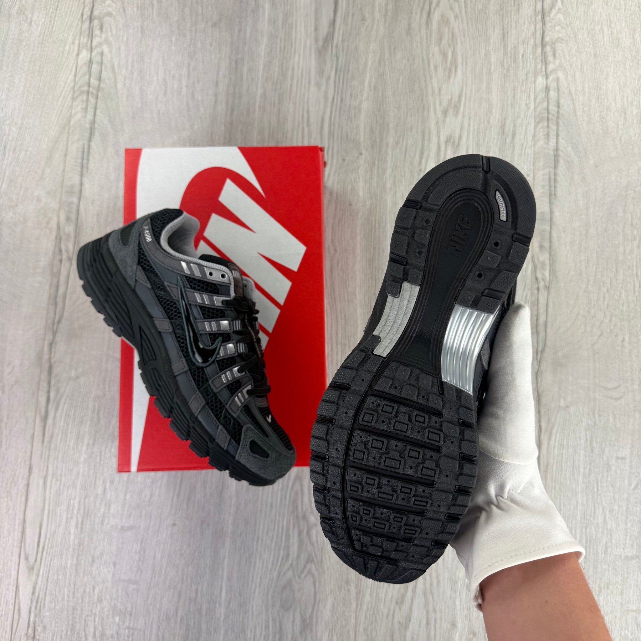 Nike P-6000 Men’s Anthracite Black/Chrome Trainers - Morely TrendsNike Type here:)
