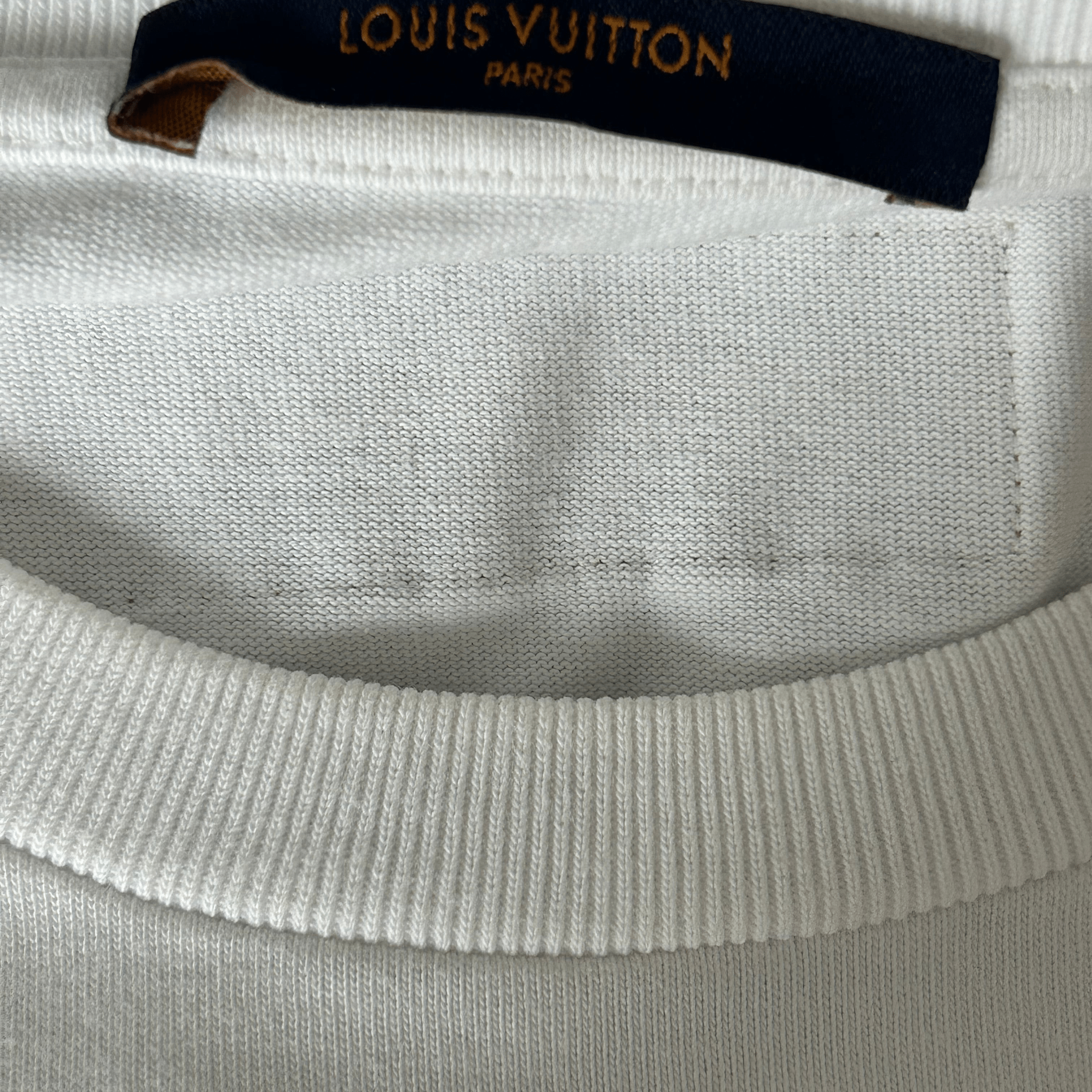 Louis Vuitton White & Black Pendant Logo T-Shirt - Morely TrendsLouis Vuitton Type here:)