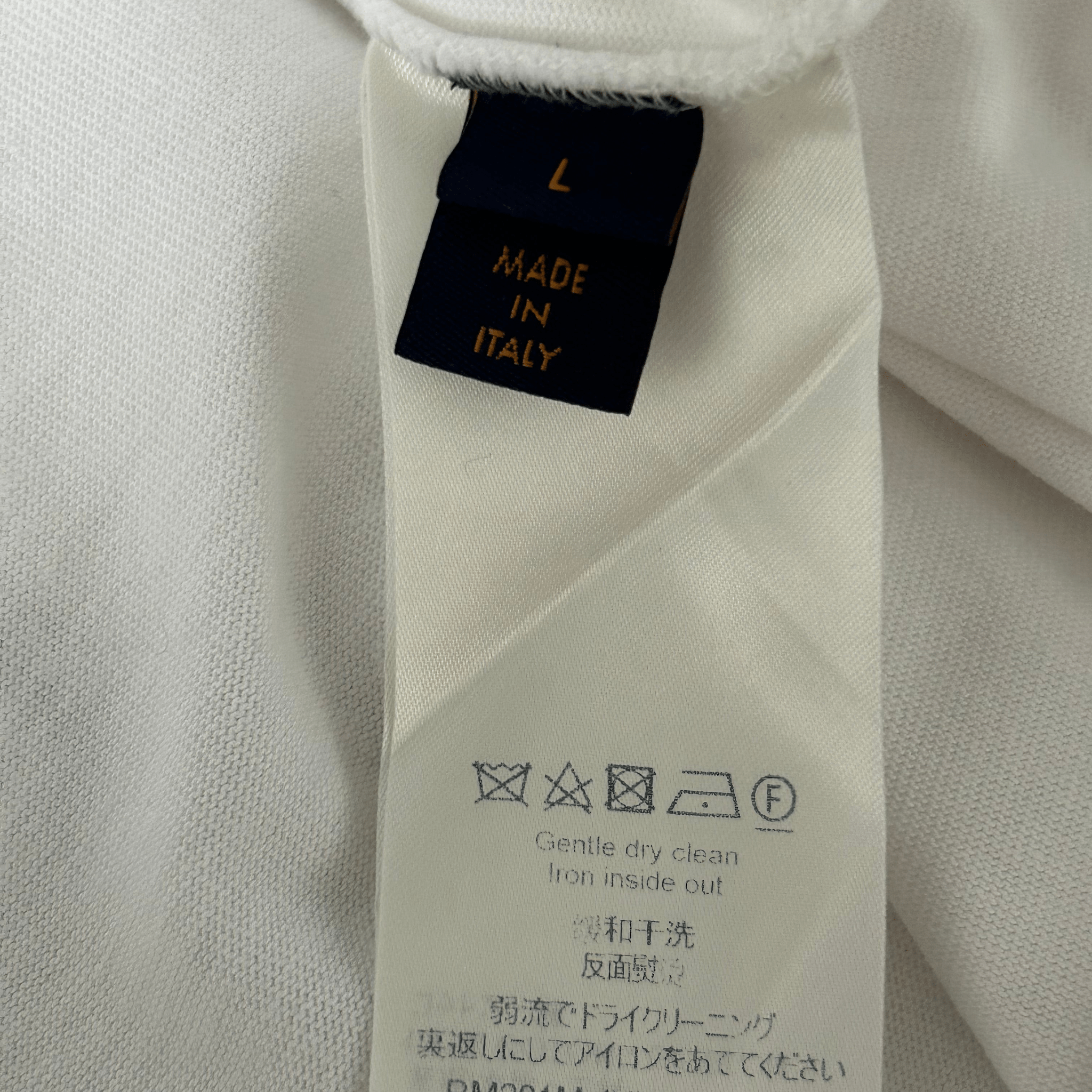 Louis Vuitton White & Black Pendant Logo T-Shirt - Morely TrendsLouis Vuitton Type here:)