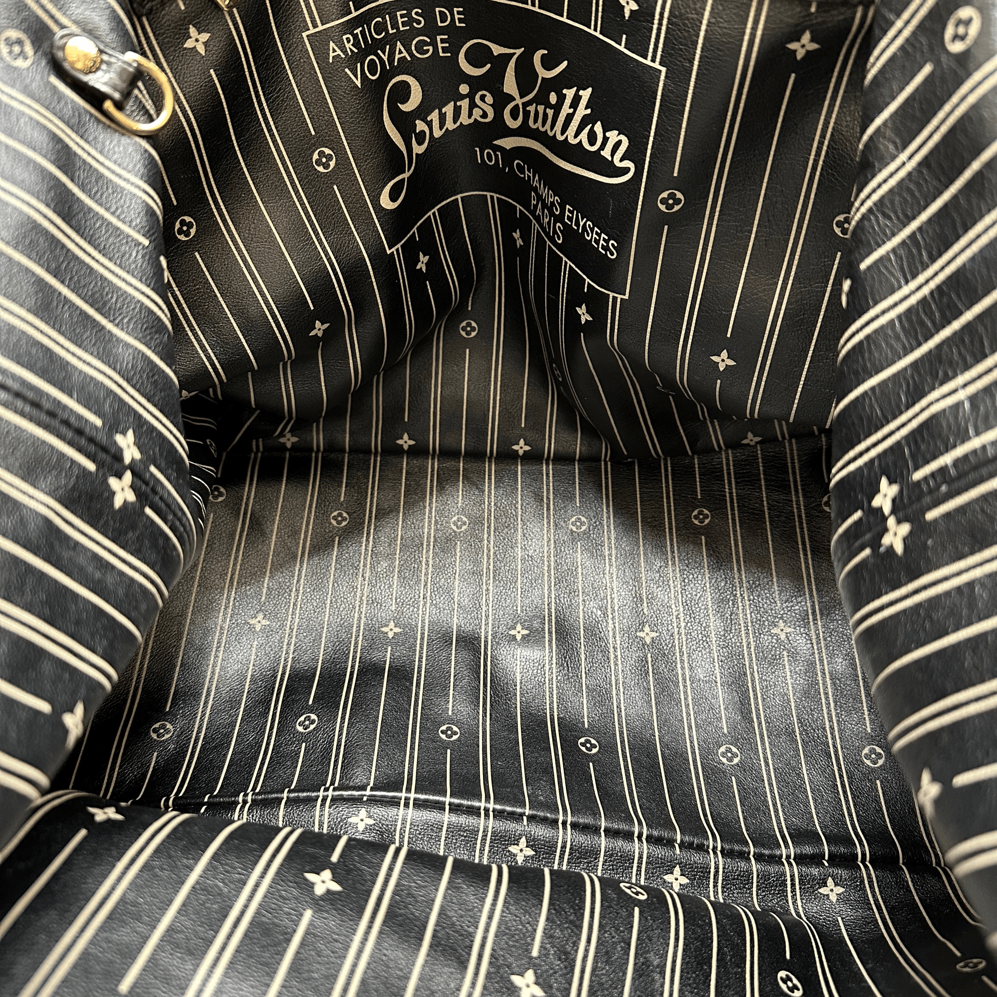 Louis Vuitton Black Crocodile Neverfull MM - Morely TrendsLouis Vuitton Type here:)