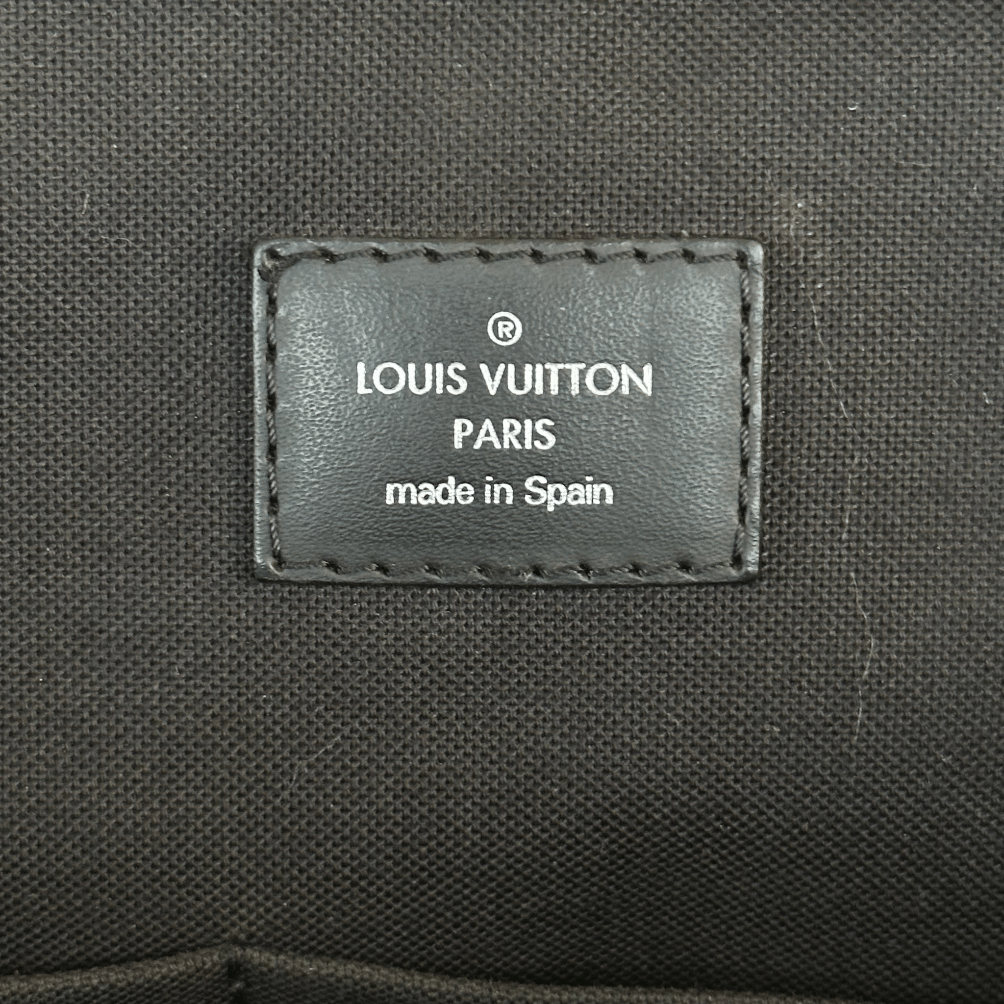 Louis Vuitton Damier Graphite Porte Documents Voyage PM - Morely TrendsLouis Vuitton Type here:)