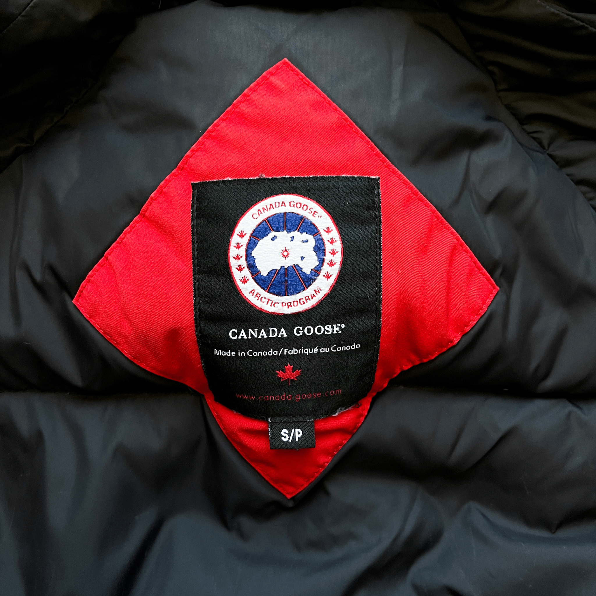 Canada Goose Red Chilliwack Women's Jacket - Morely TrendsCanada Goose Type here:)