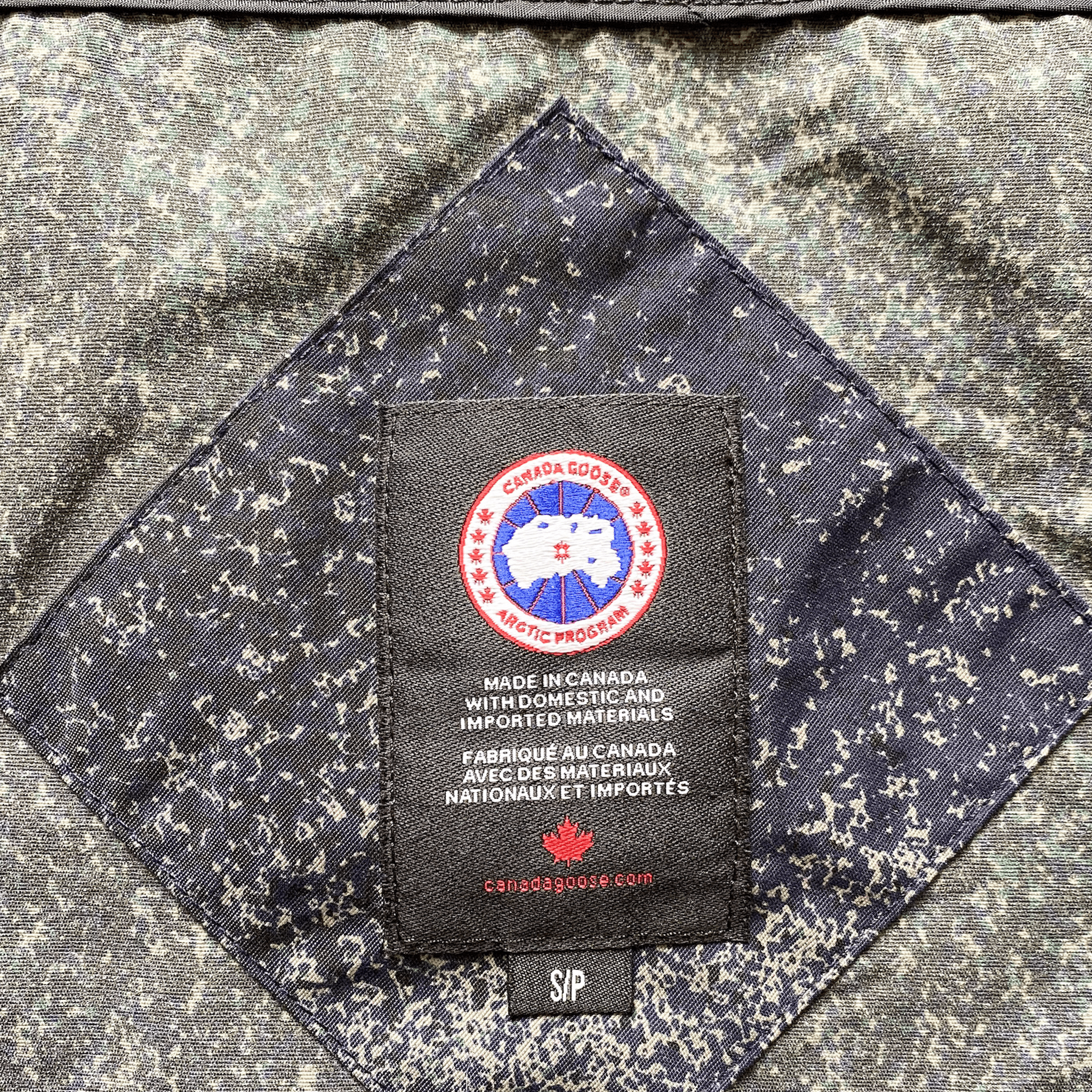 Canada Goose Navy Sandstorm Camo Voyager Men's Jacket - Morely TrendsCanada Goose Type here:)