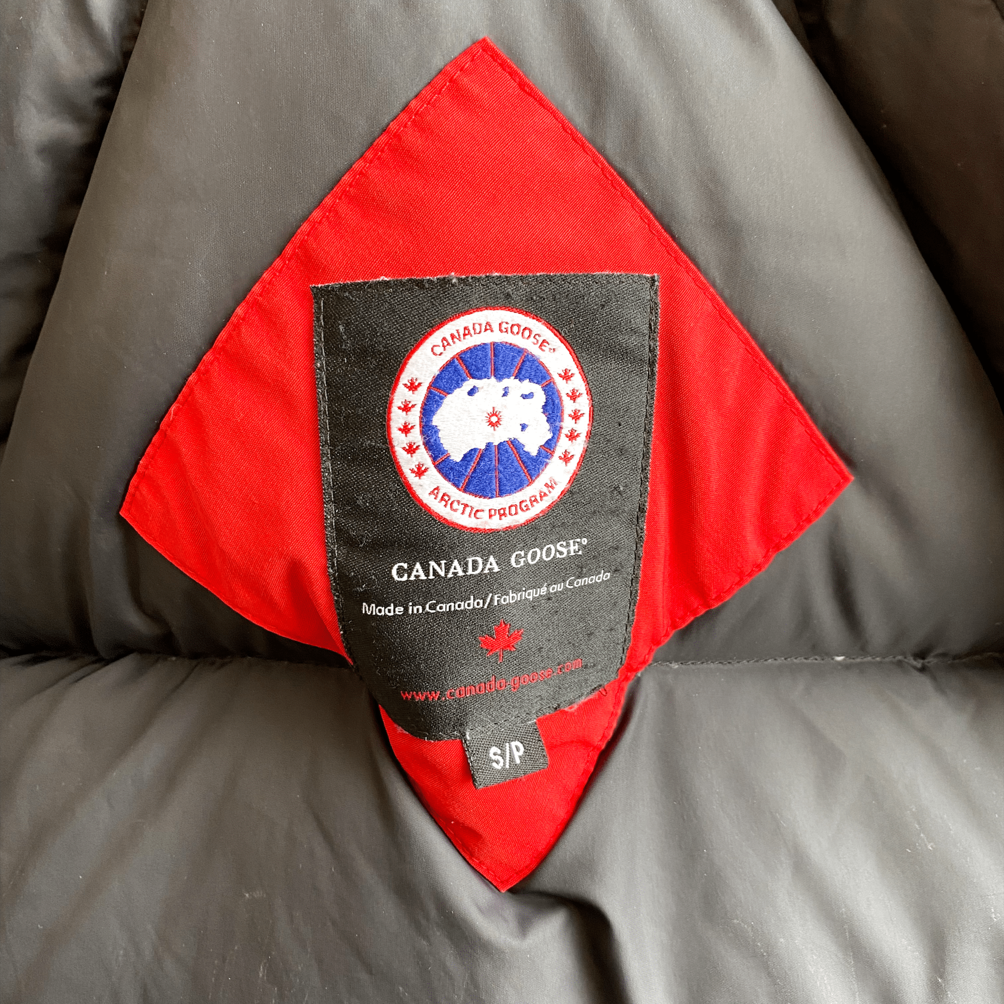 Canada Goose Red Chilliwack Women's Jacket - Morely TrendsCanada Goose Type here:)