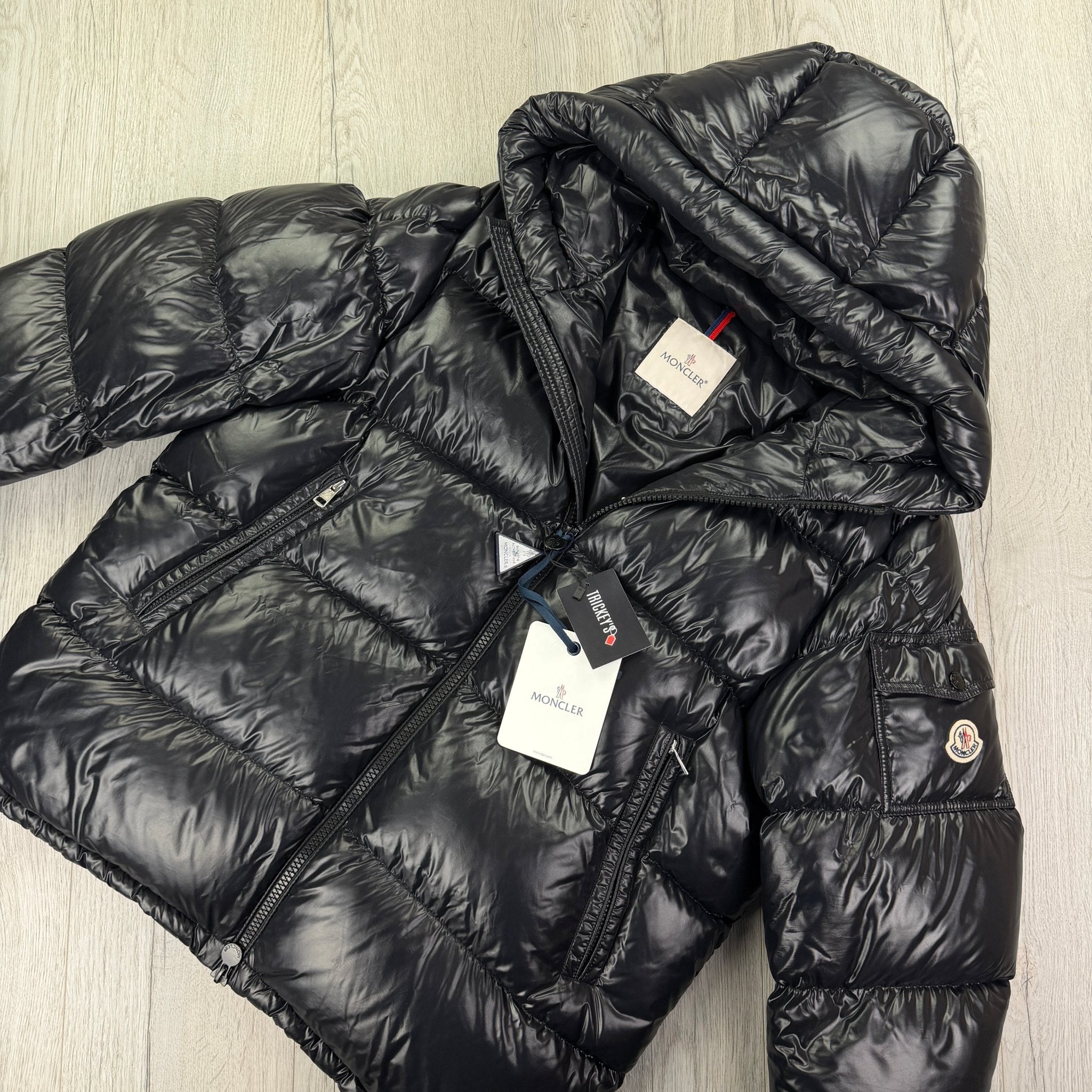 Moncler Men’s Black Ecrins Jacket - Size 5 - Morely TrendsMoncler Type here:)