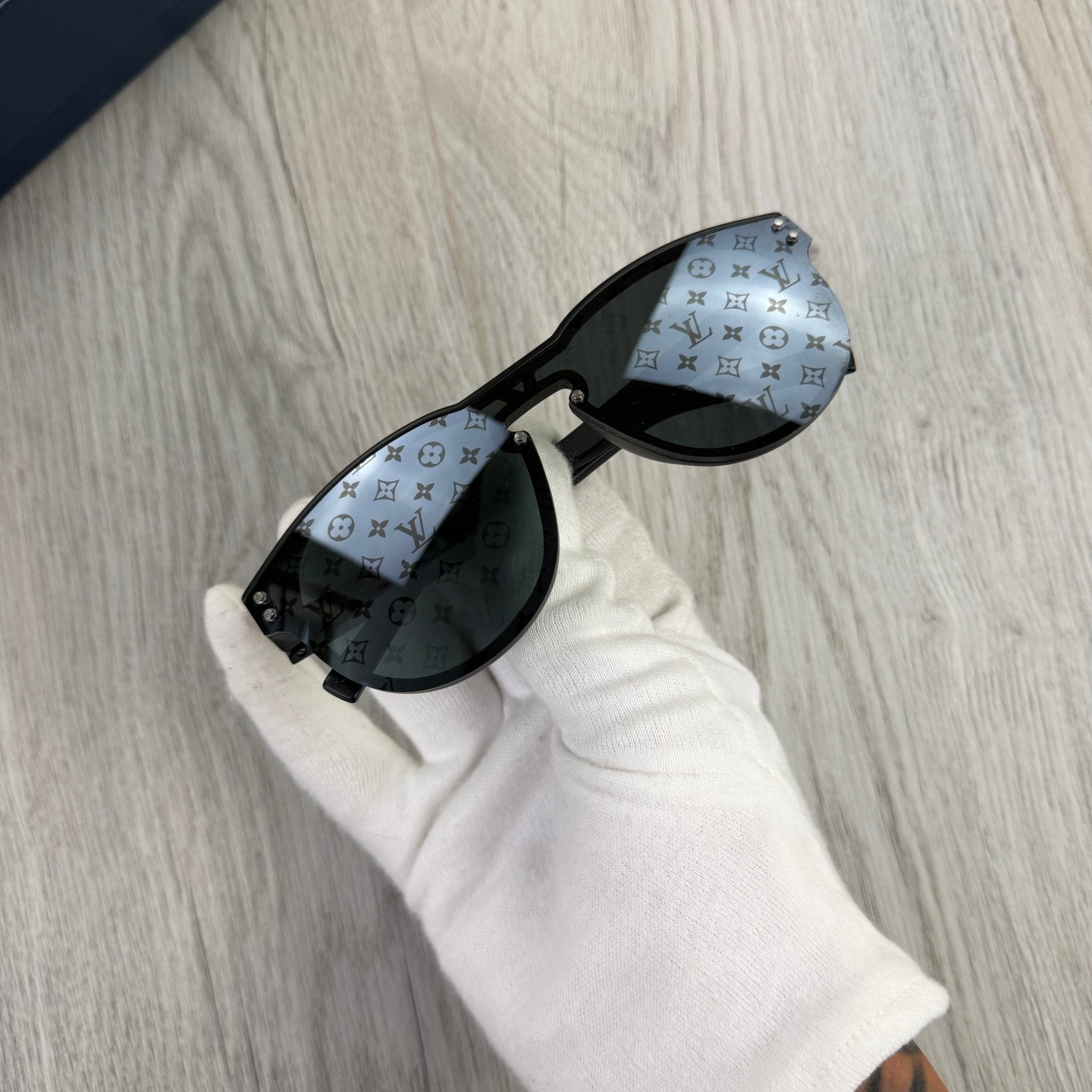 Louis Vuitton Men’s Black Waimea Monogram Rounded Sunglasses - Morely TrendsLouis Vuitton Type here:)