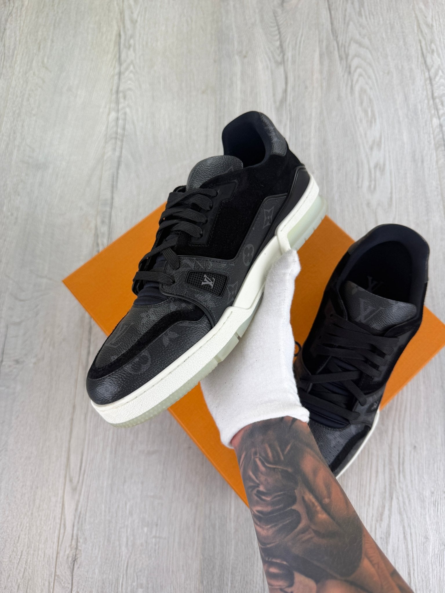 Louis Vuitton Men’s Black Low Trainers - Uk 9 (Fit 10) - Morely TrendsLouis Vuitton Type here:)