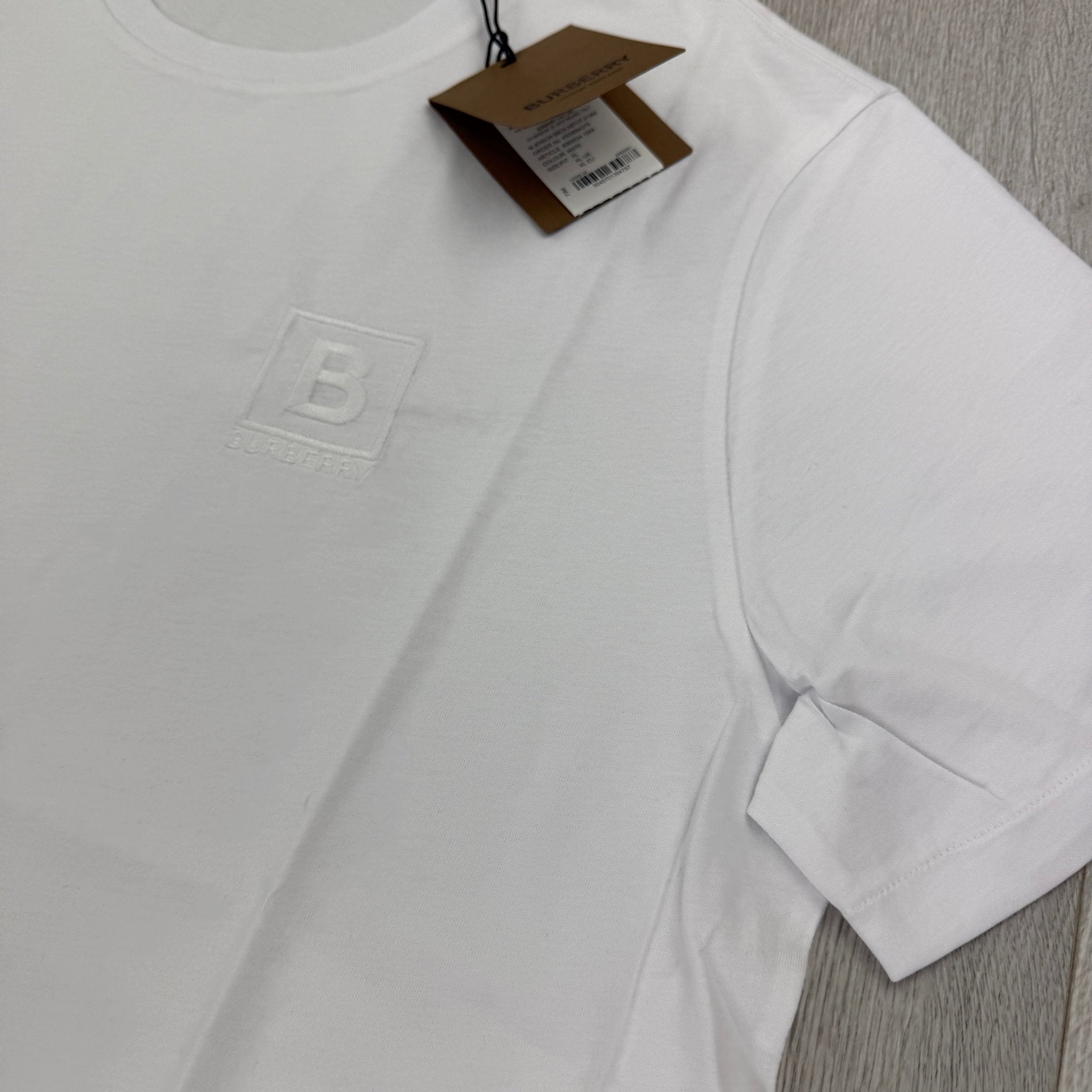 Burberry Men’s White T-shirt & Shorts Set - XL - Morely TrendsBurberry Type here:)