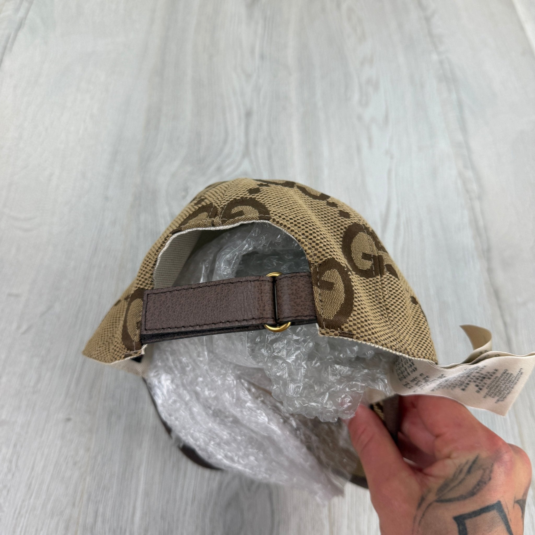 Gucci Women’s Beige GG Interlocking Baseball Cap - Small - Morely TrendsGucci Type here:)