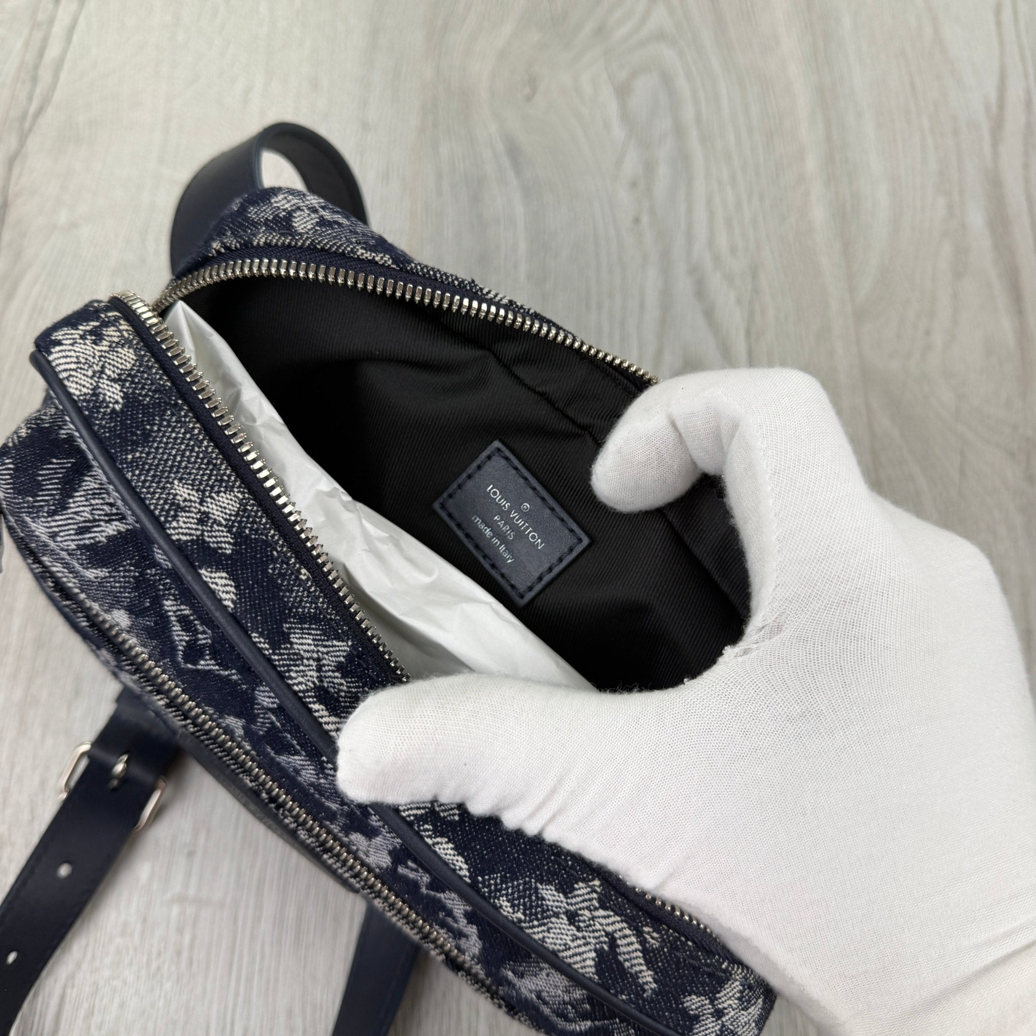 Louis Vuitton Men’s Monogram Tapestry Outdoor Belt Bag - Morely TrendsGucci Type here:)