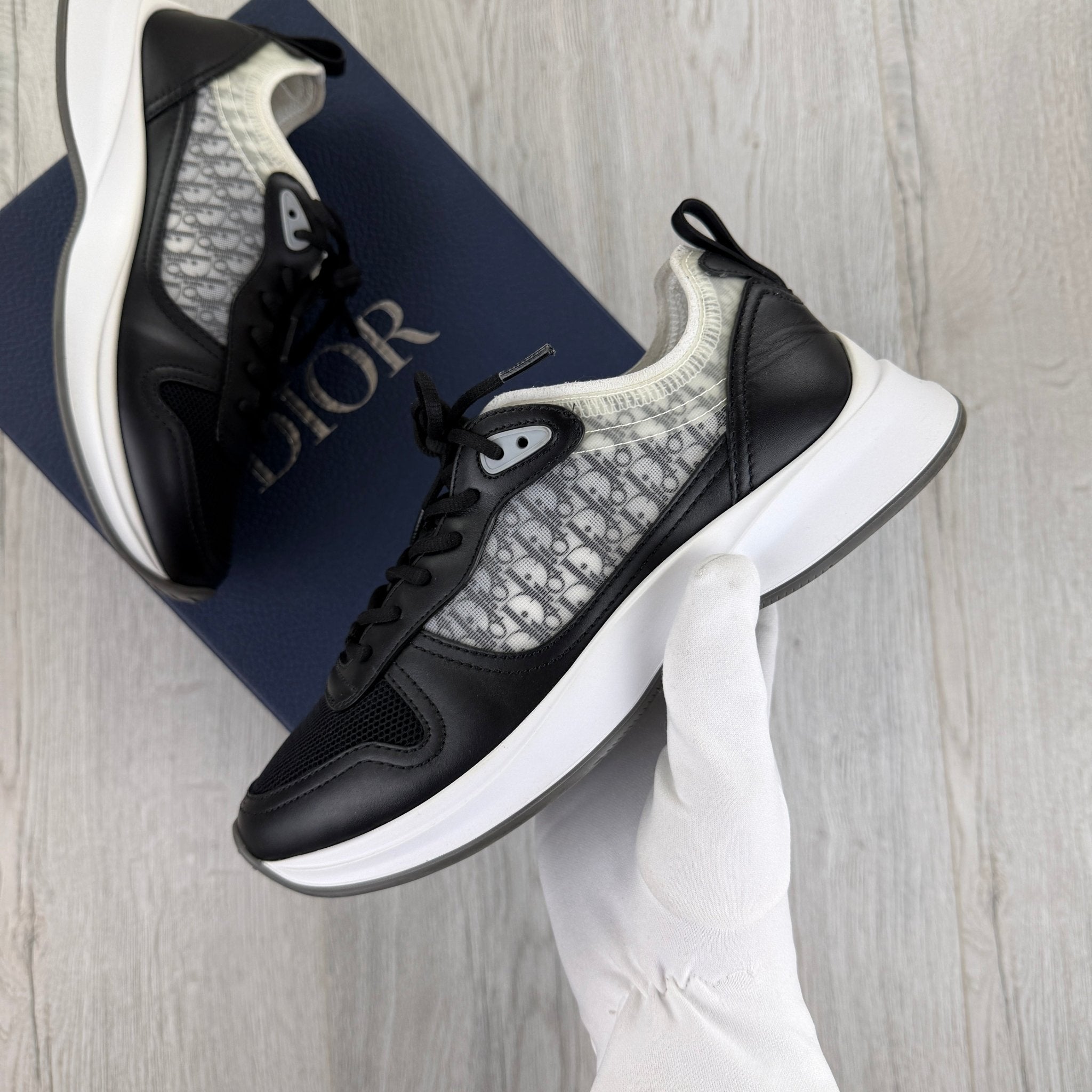 Dior B25 Men’s Black & White Trainers - 40 (Fit Uk 6.5) - Morely TrendsDior Type here:)