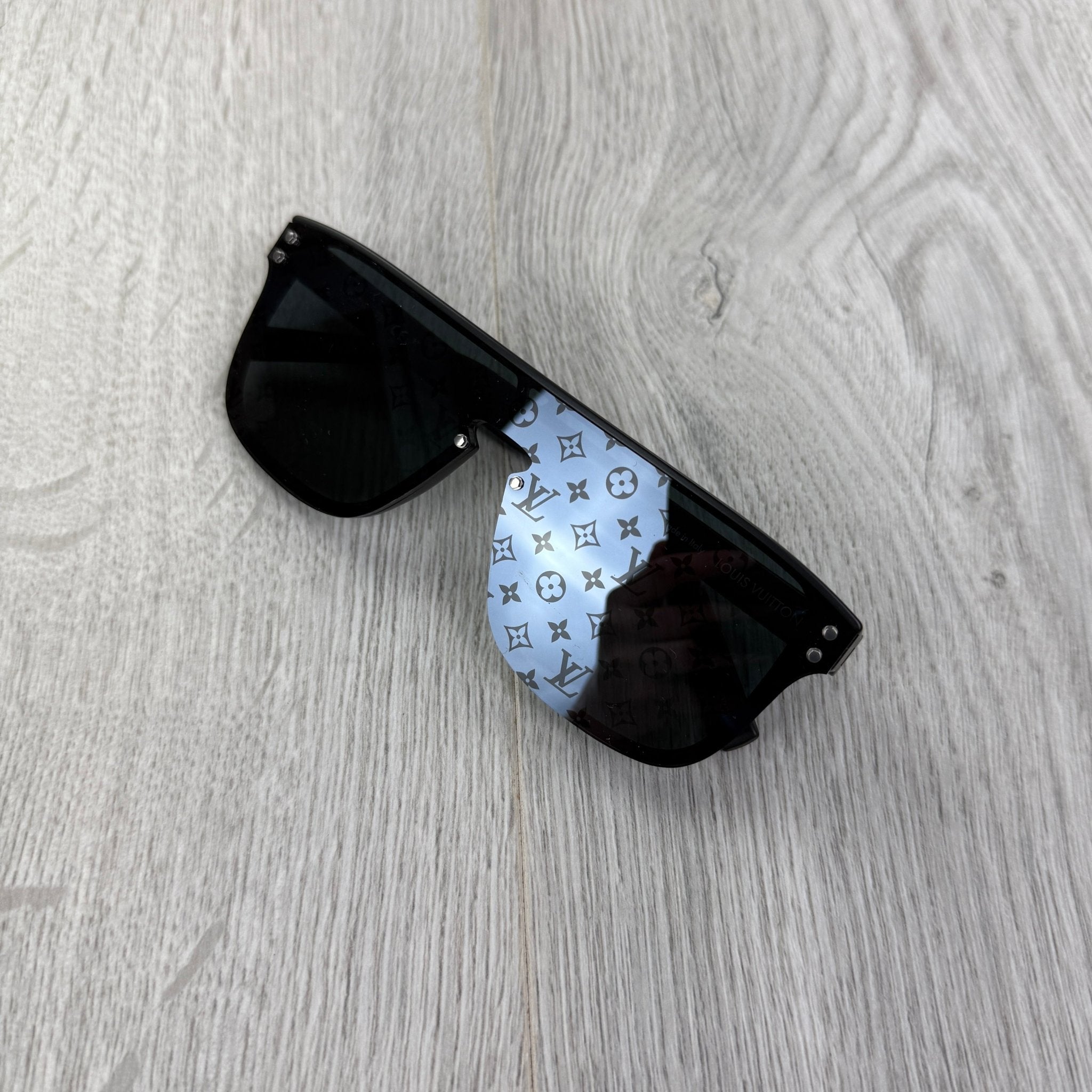 Louis Vuitton Men’s Waimea Sunglasses - Morely TrendsLouis Vuitton Type here:)
