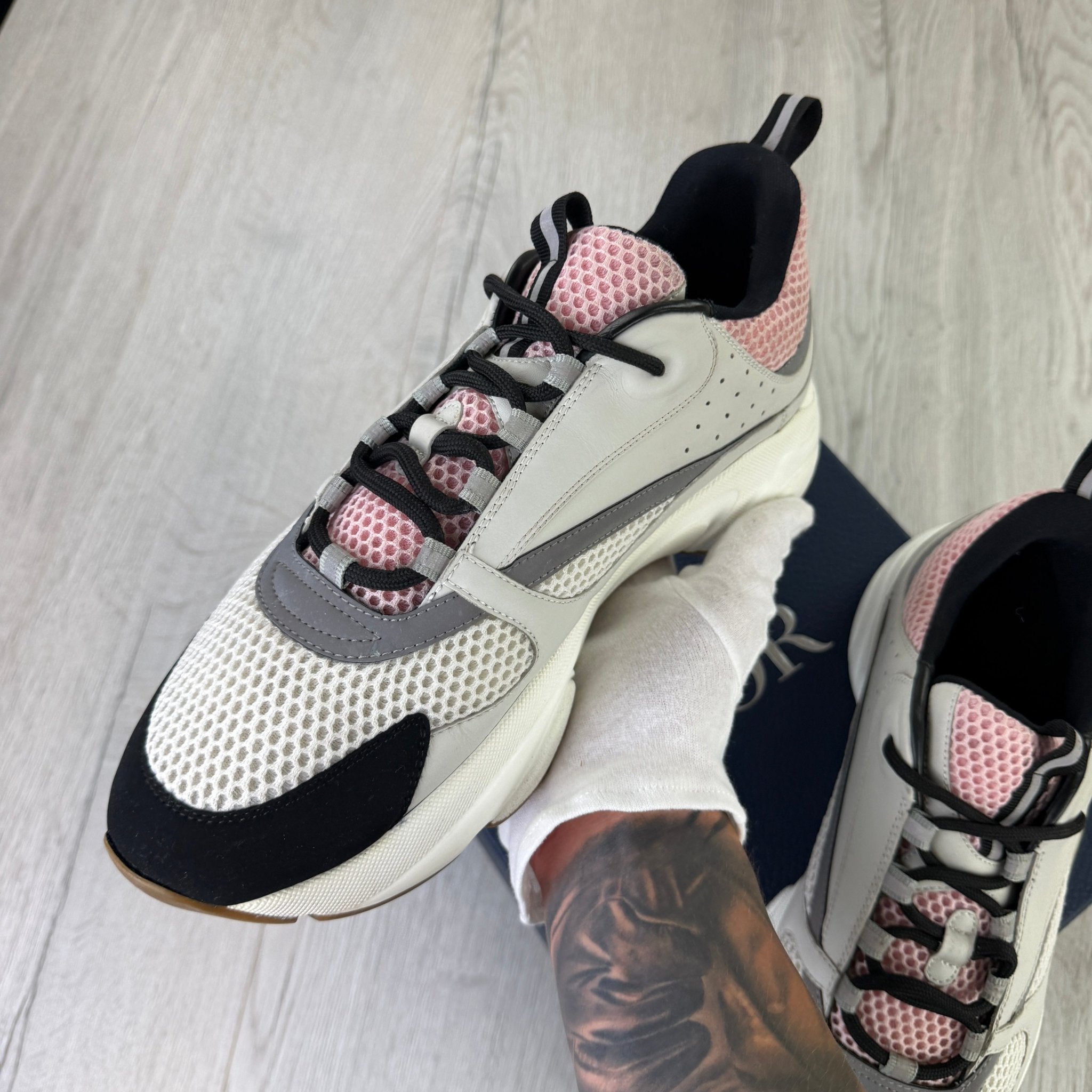 Dior B22 Men’s Pink Grey & White Trainers - 45 (Uk 10/10.5) - Morely TrendsDior Type here:)