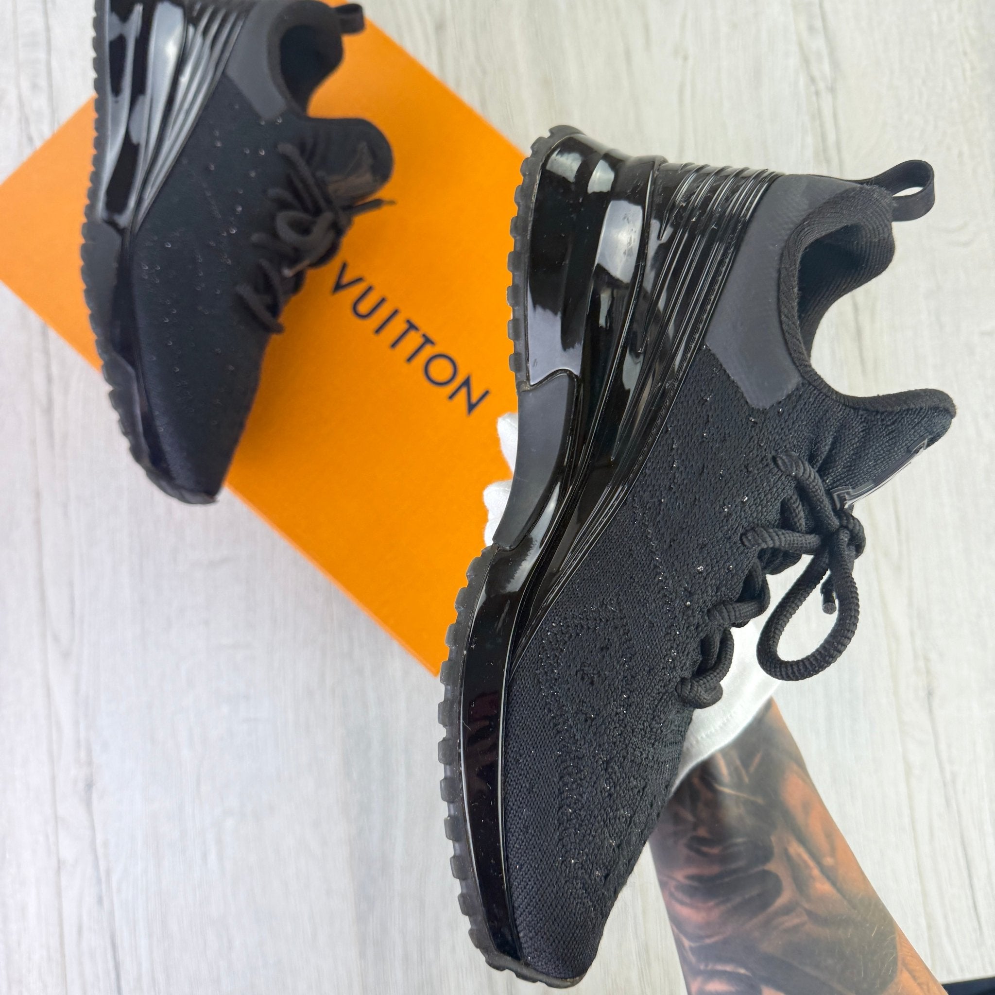 Louis Vuitton Men’s VNR Black Trainers - Uk 6.5 (Fit 7) - Morely TrendsLouis Vuitton Type here:)
