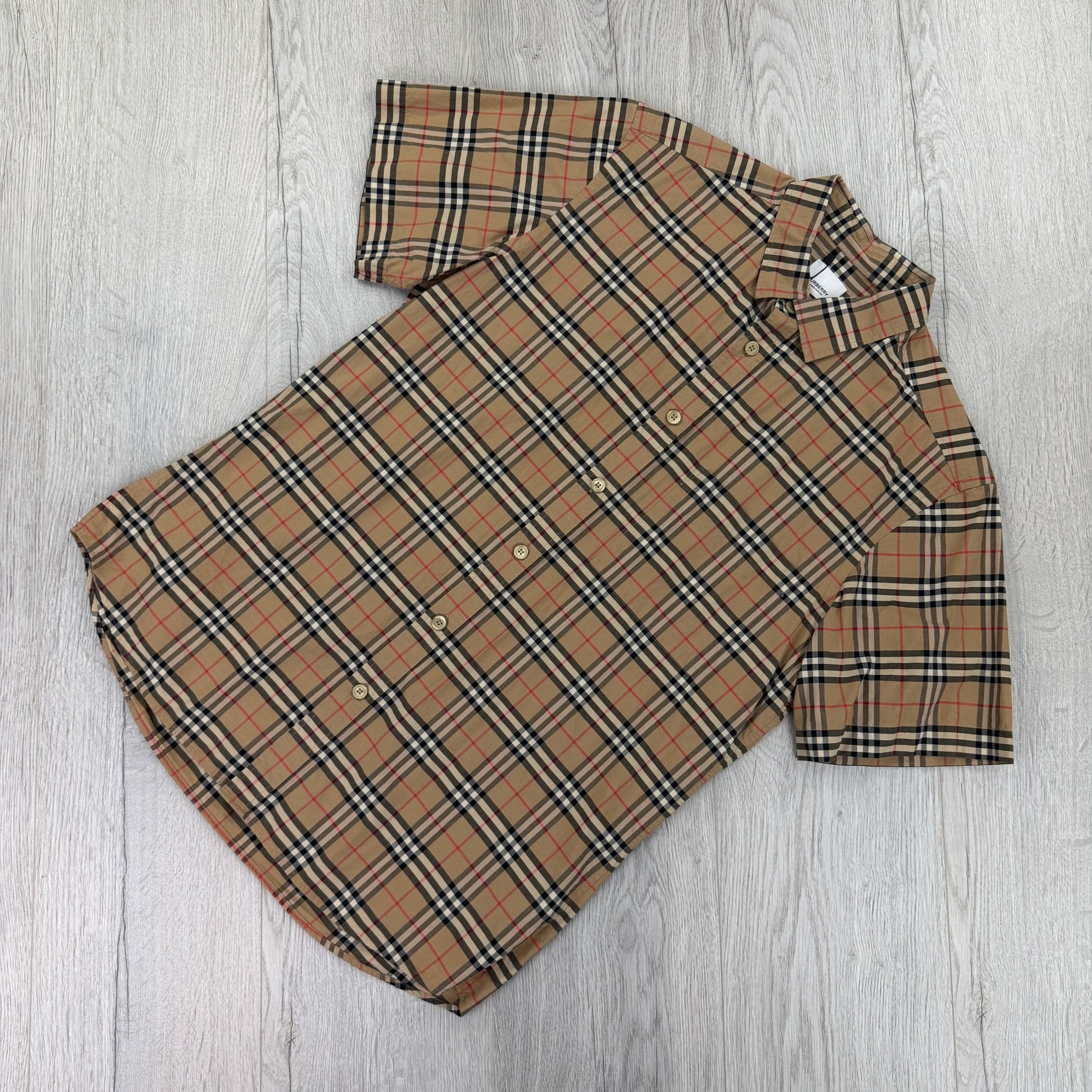 Burberry Men’s Button Up Short-sleeve Shirt - Large - Morely TrendsBurberry Type here:)