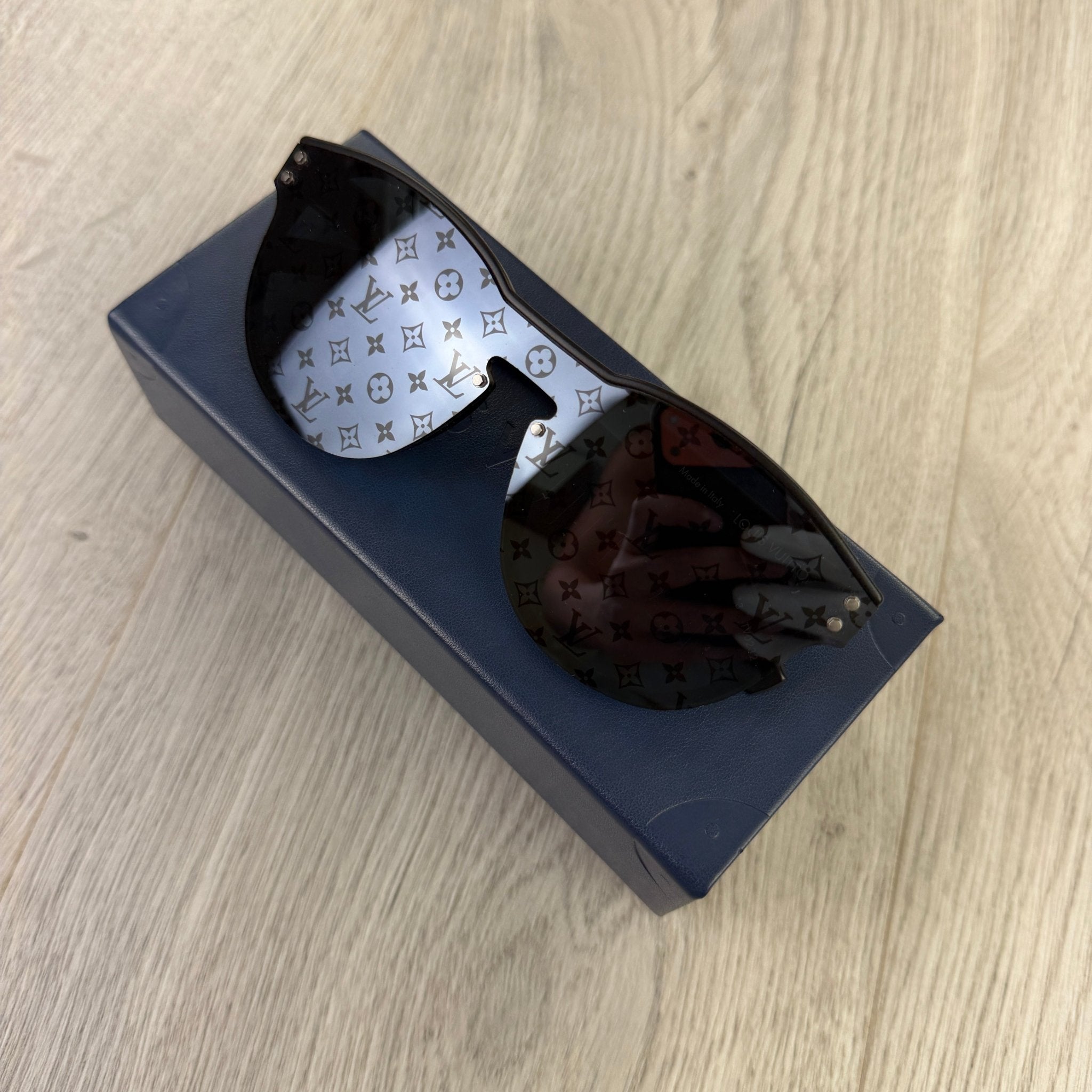 Louis Vuitton Men’s Black Waimea Monogram Rounded Sunglasses - Morely TrendsLouis Vuitton Type here:)