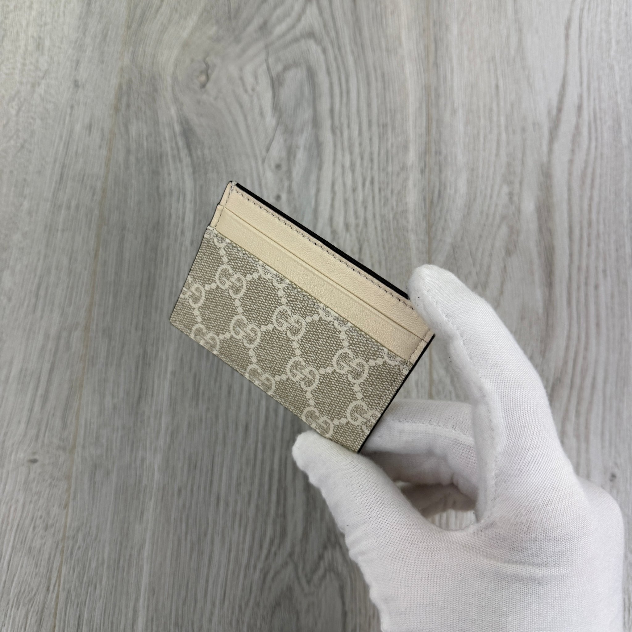 Gucci GG Interlocking Cream Card Holder - Morely TrendsGucci Type here:)