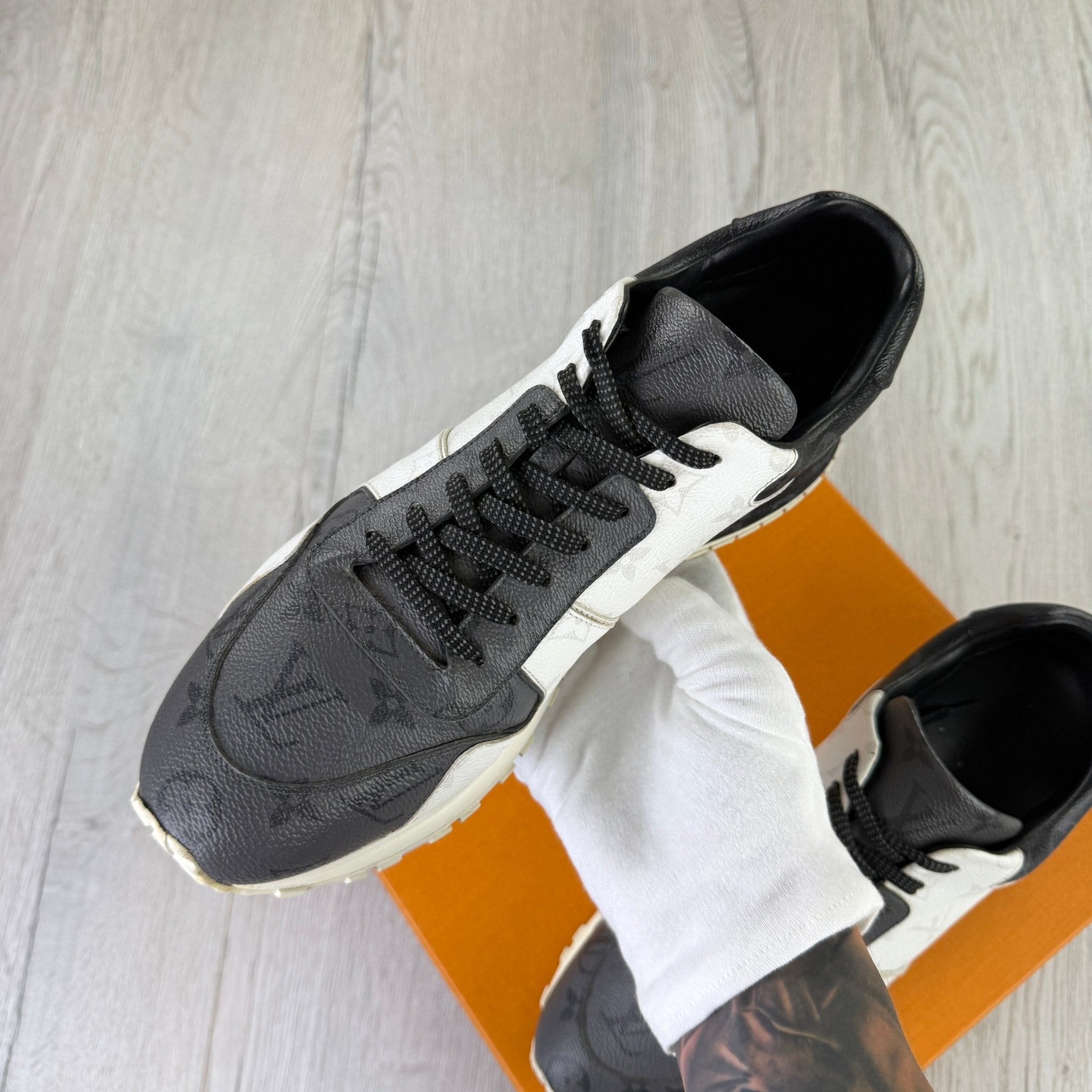 Louis Vuitton Men’s Monogram Black White Grey Run Away Trainers - Uk 9 - Morely TrendsLouis Vuitton Type here:)