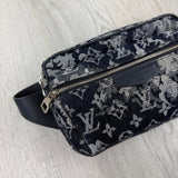 Louis Vuitton Men’s Monogram Tapestry Outdoor Belt Bag - Morely TrendsGucci Type here:)