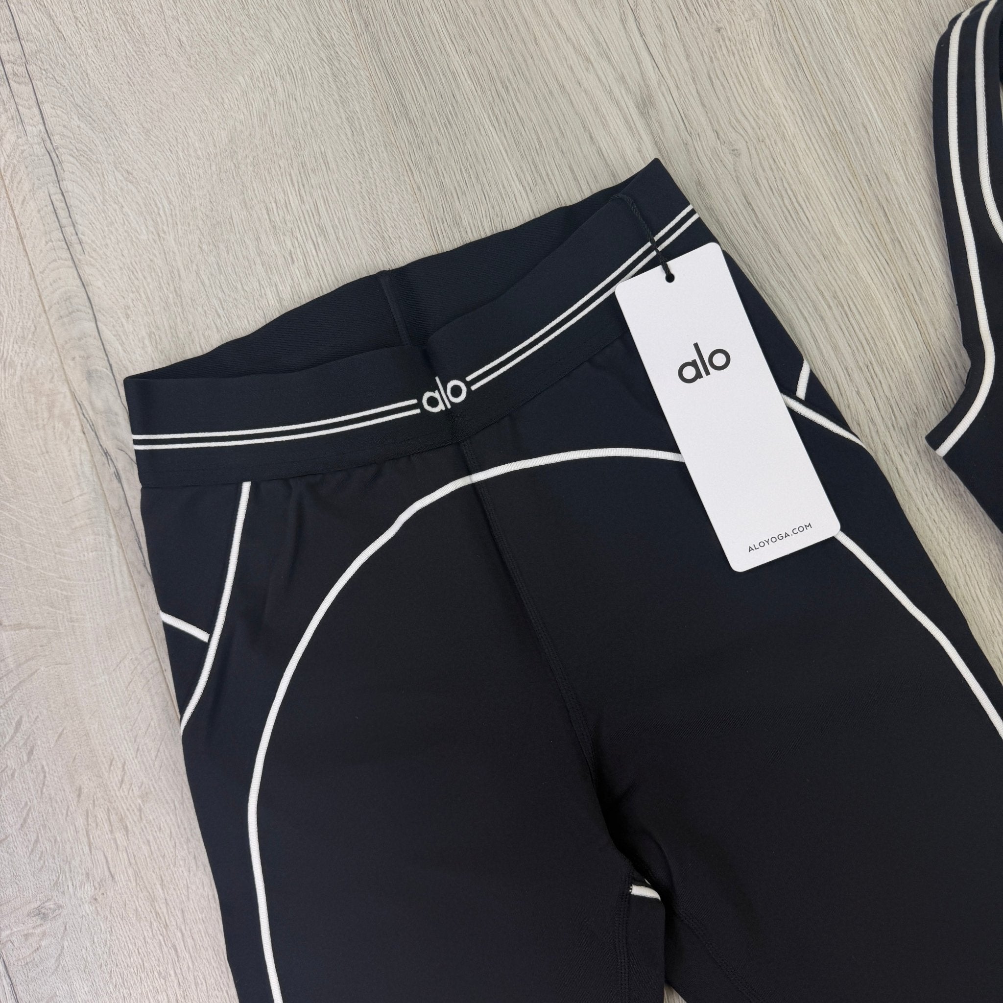 Alo Women’s Black Leggings & Top Set - Morely TrendsAlo Type here:)