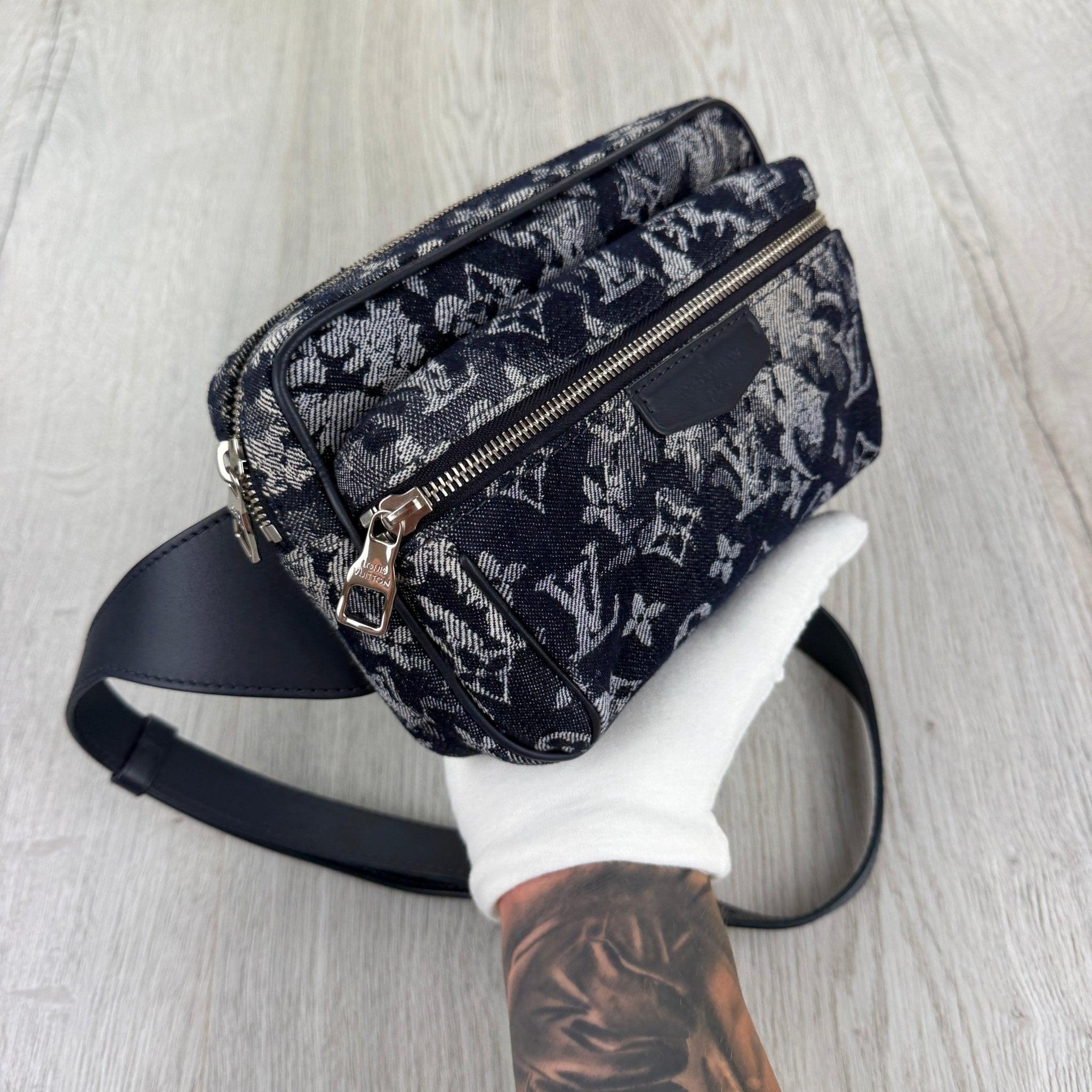 Louis Vuitton Men’s Monogram Tapestry Outdoor Belt Bag - Morely TrendsGucci Type here:)
