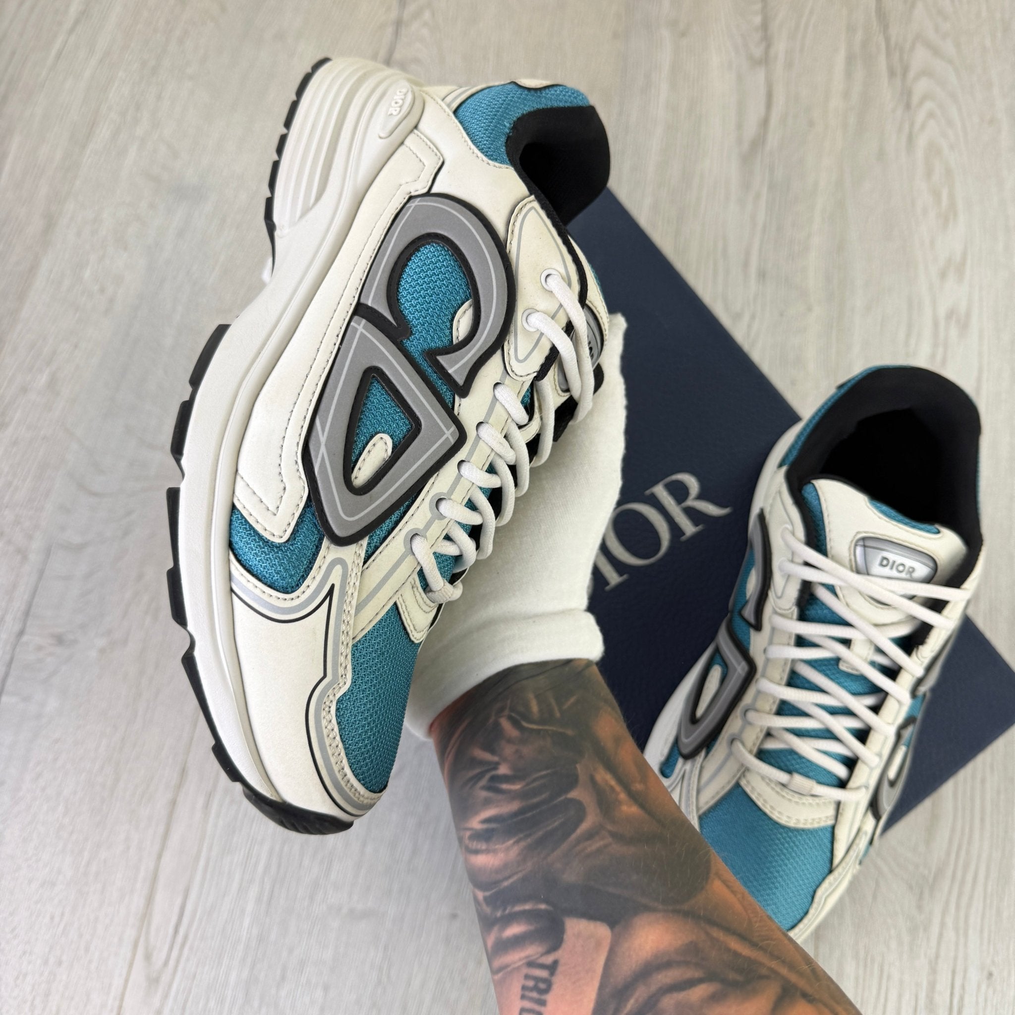 Dior B30 Men’s Beige & Blue Trainers - 41 (Uk 7) - Morely TrendsDior Type here:)