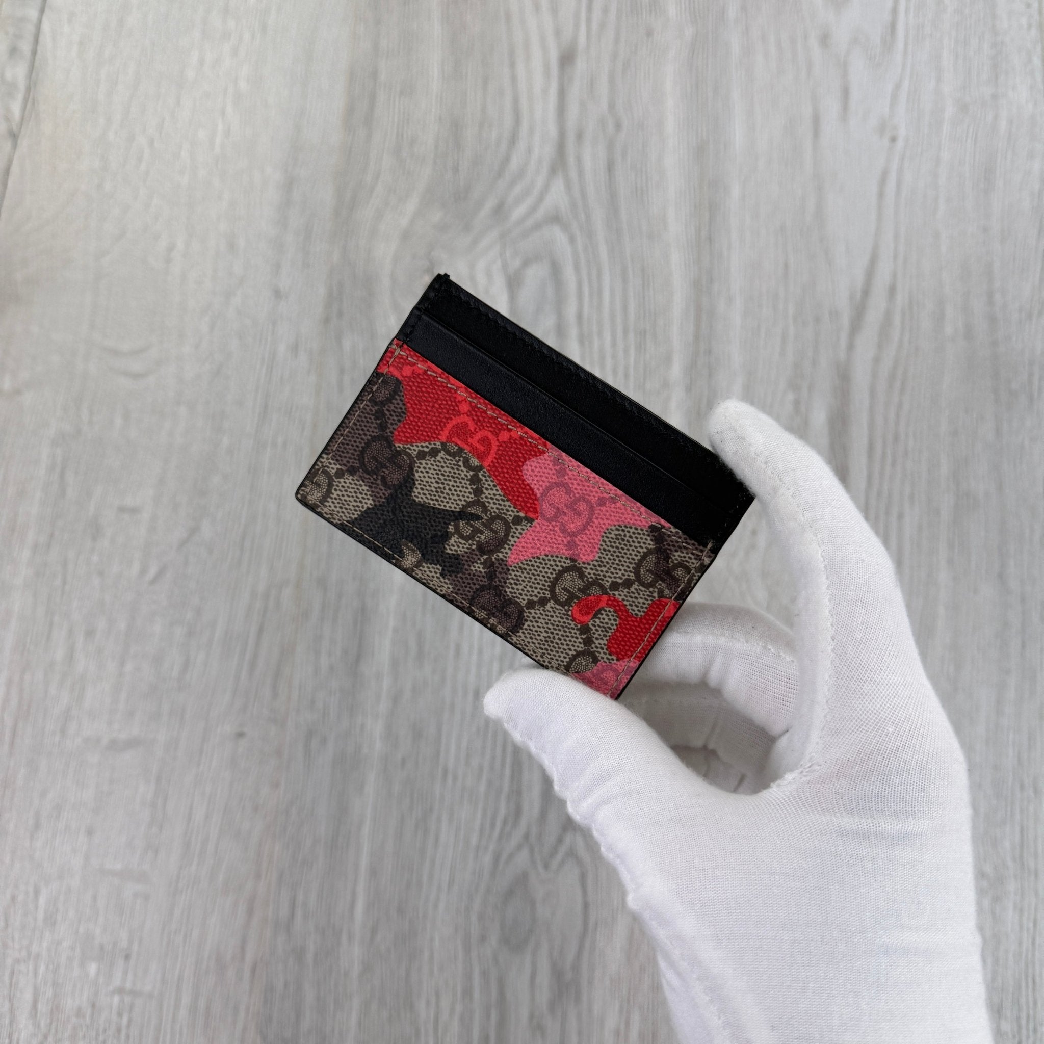 Gucci GG Pink/Red Camo Canvas Card Holder - Morely TrendsGucci Type here:)
