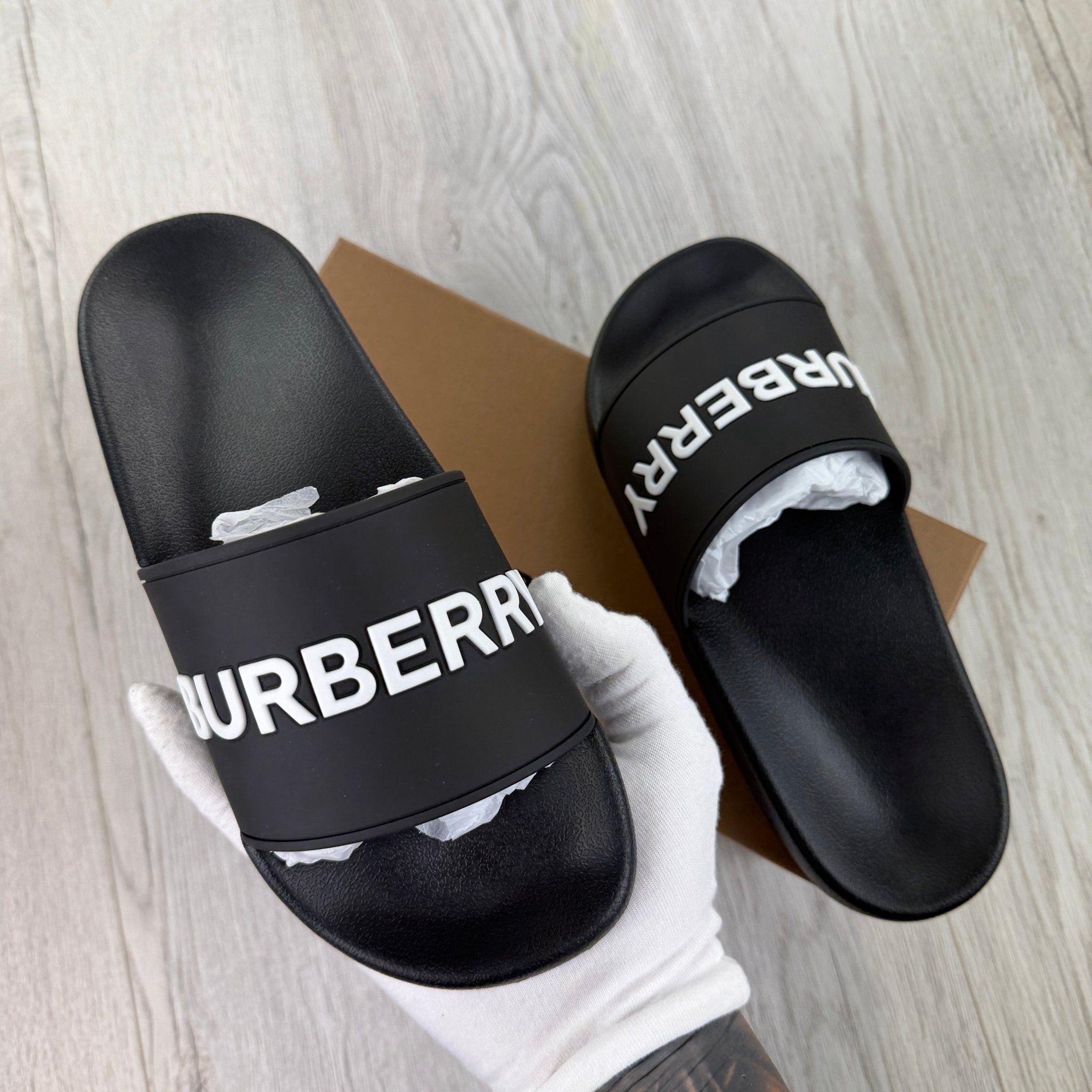 Burberry Logo Men’s Black Sliders - Morely TrendsBurberry Type here:)