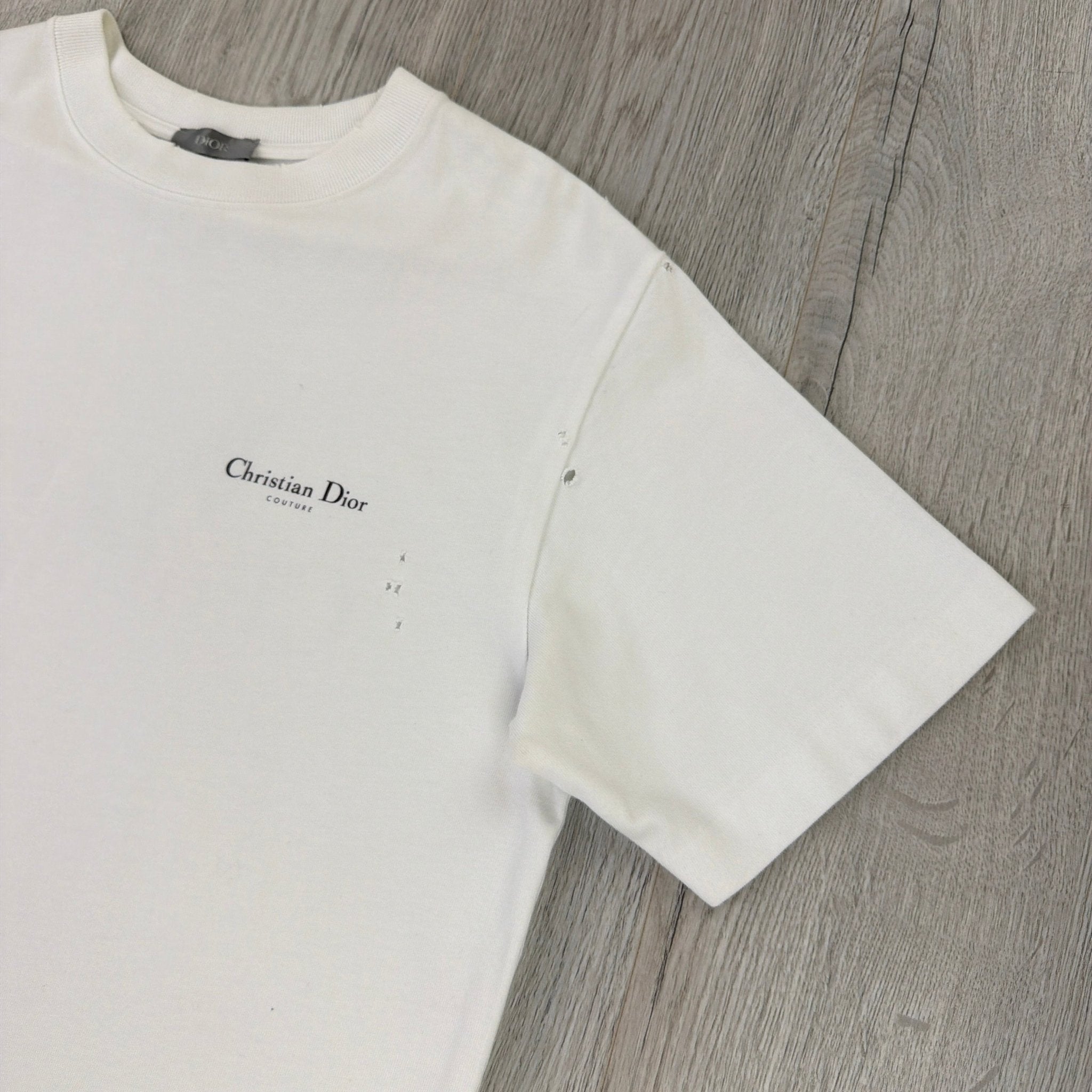 Christian Dior ‘Couture’ Men’s White T-shirt - Small - Morely TrendsDior Type here:)