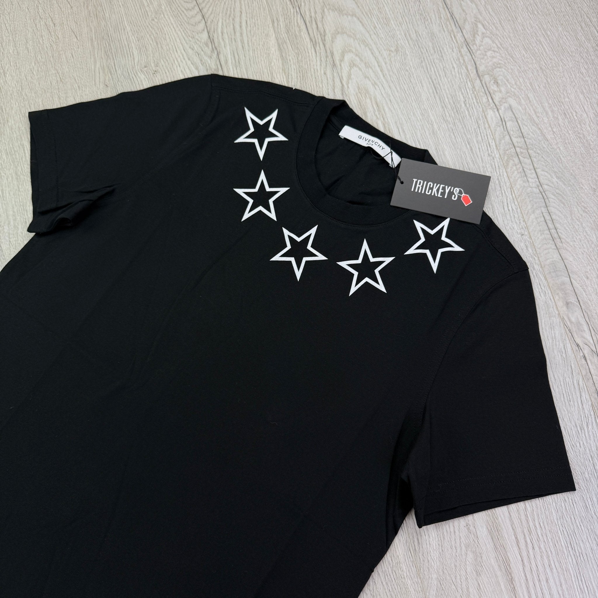 Givenchy Men’s Black Star Collar Slim T-shirt - Morely TrendsGivenchy Type here:)
