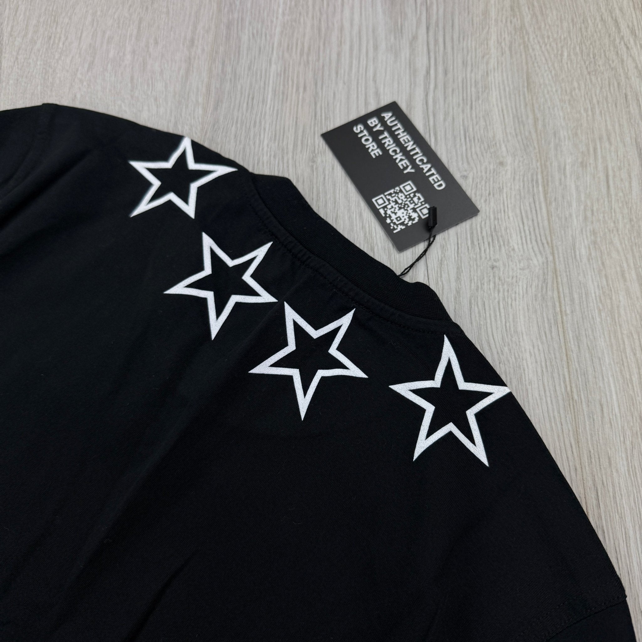 Givenchy Men’s Black Star Collar Slim T-shirt - Morely TrendsGivenchy Type here:)