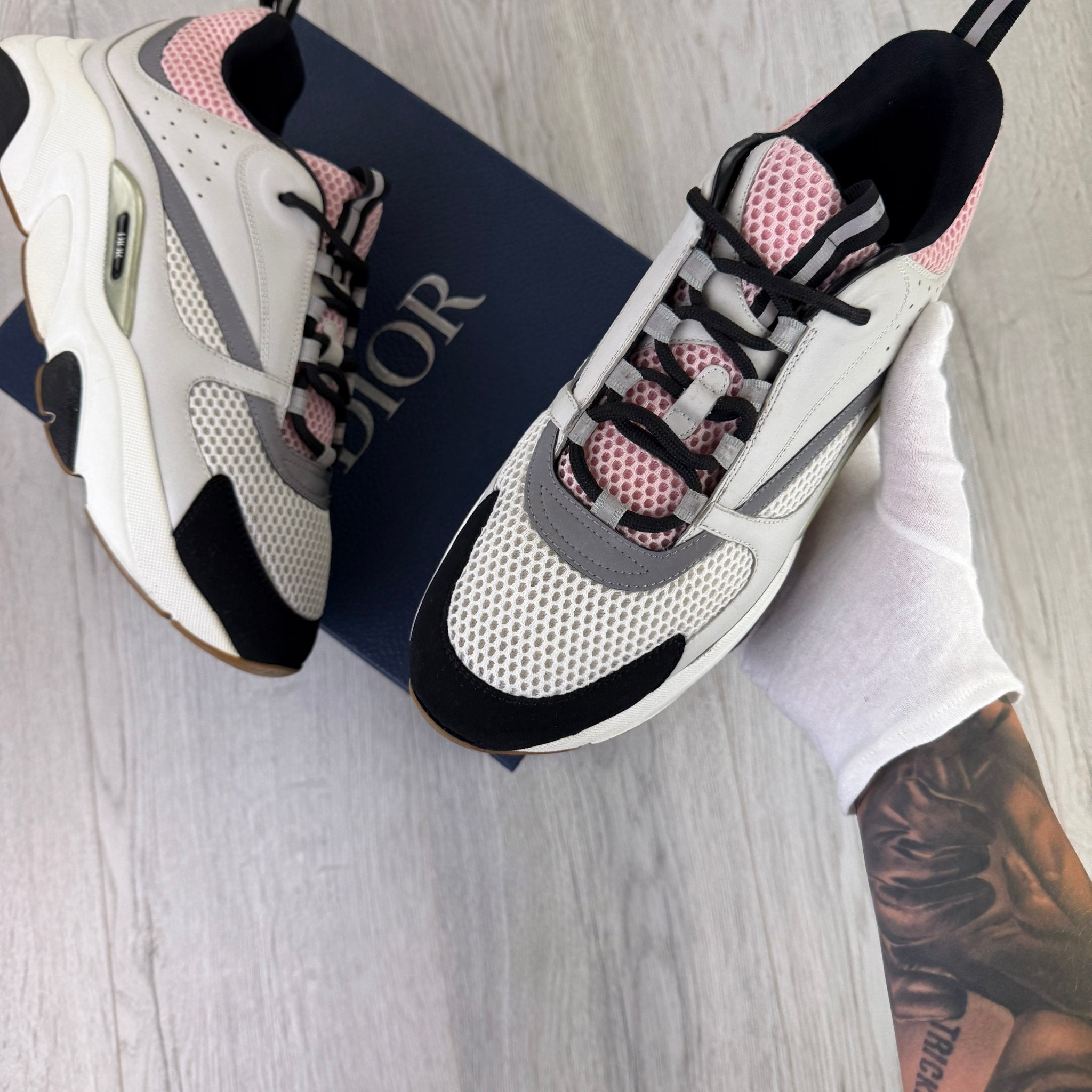 Dior B22 Men’s Pink Grey & White Trainers - 45 (Uk 10/10.5) - Morely TrendsDior Type here:)