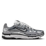 NIKE P-6000 - SILVER METALLIC