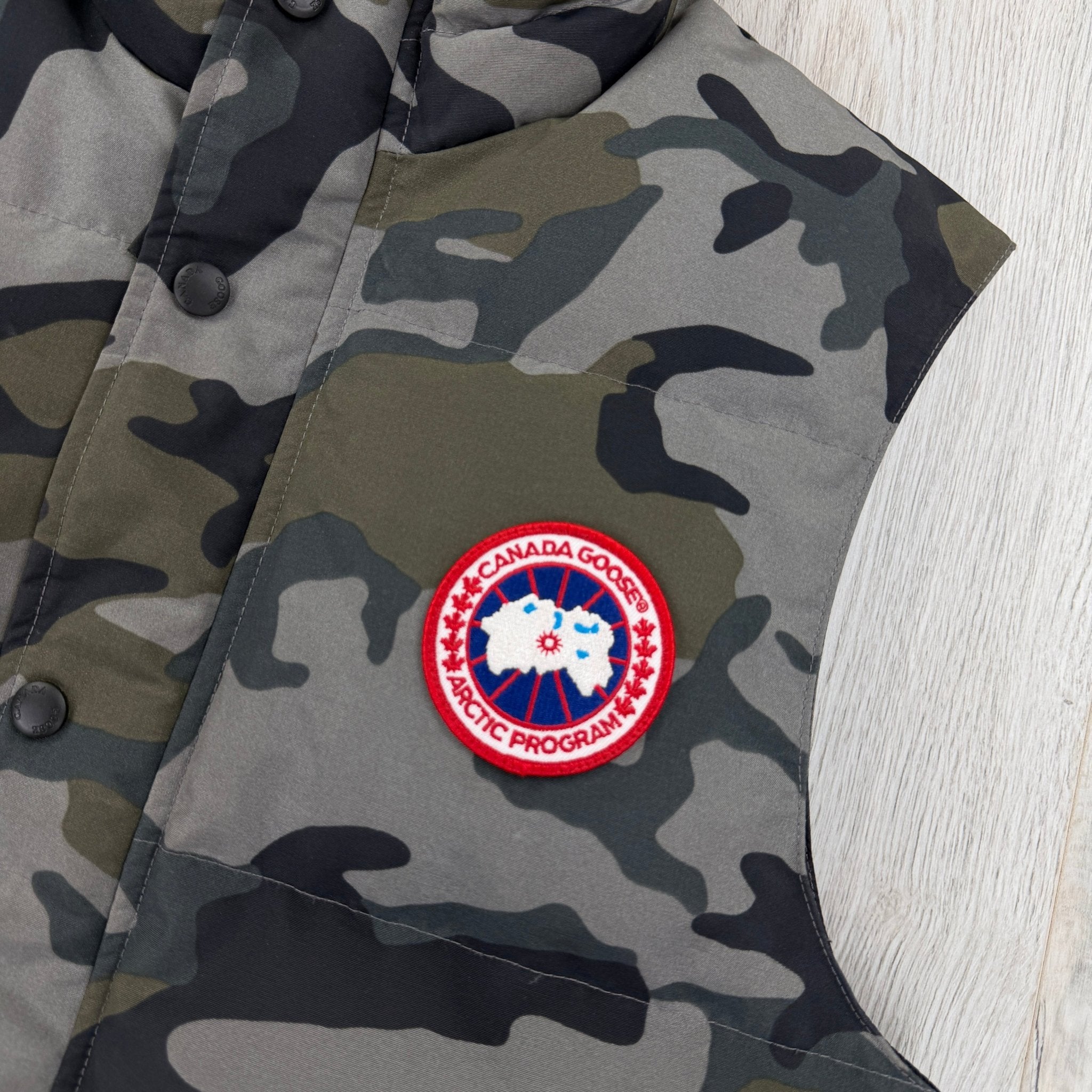 Canada Goose Men’s Camo Bodywarmer - Large - Morely TrendsCanada goose Type here:)