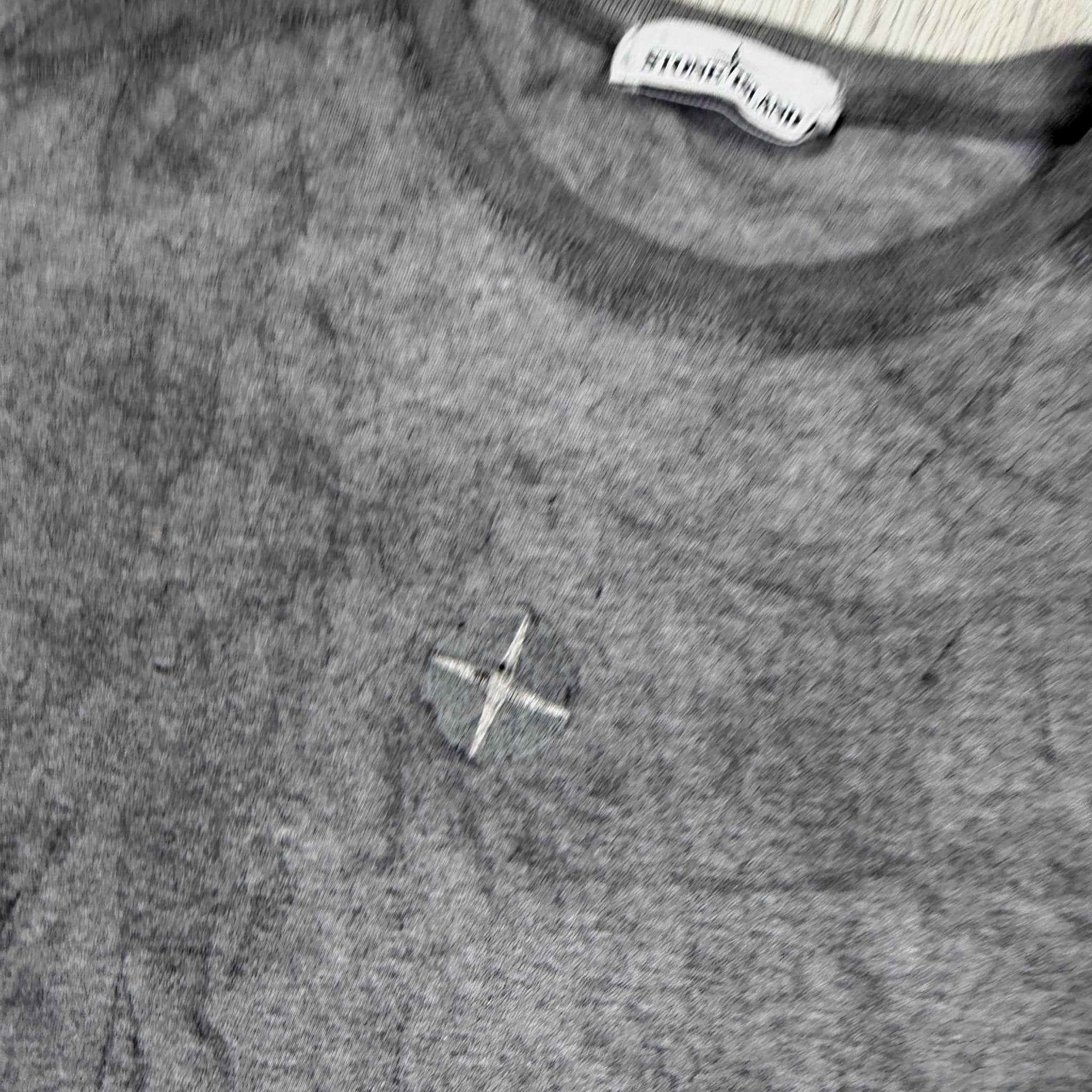 Stone island Men’s Grey Smoke T-shirt - Medium - Morely TrendsStone Island Type here:)