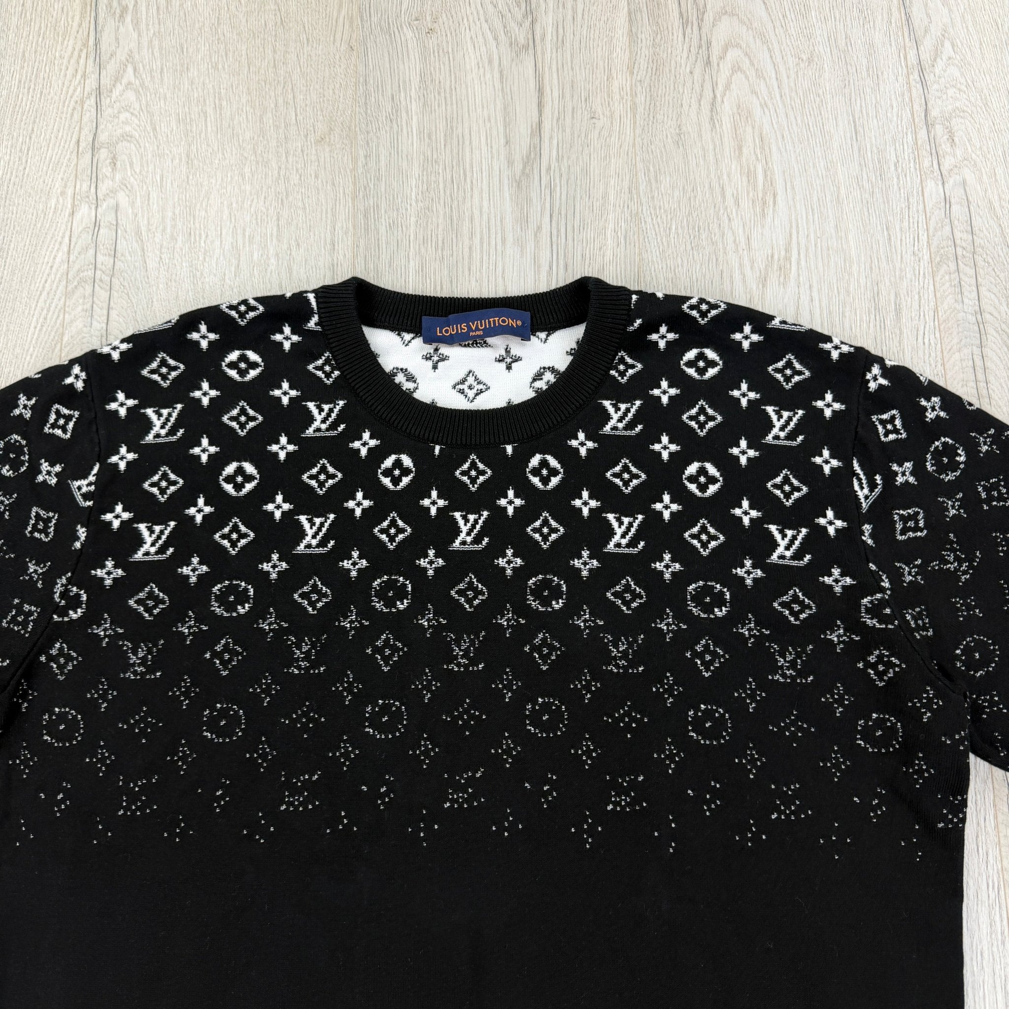 Louis Vuitton Men’s Black Gradient Crewneck Jumper - XL - Morely TrendsLouis Vuitton Type here:)
