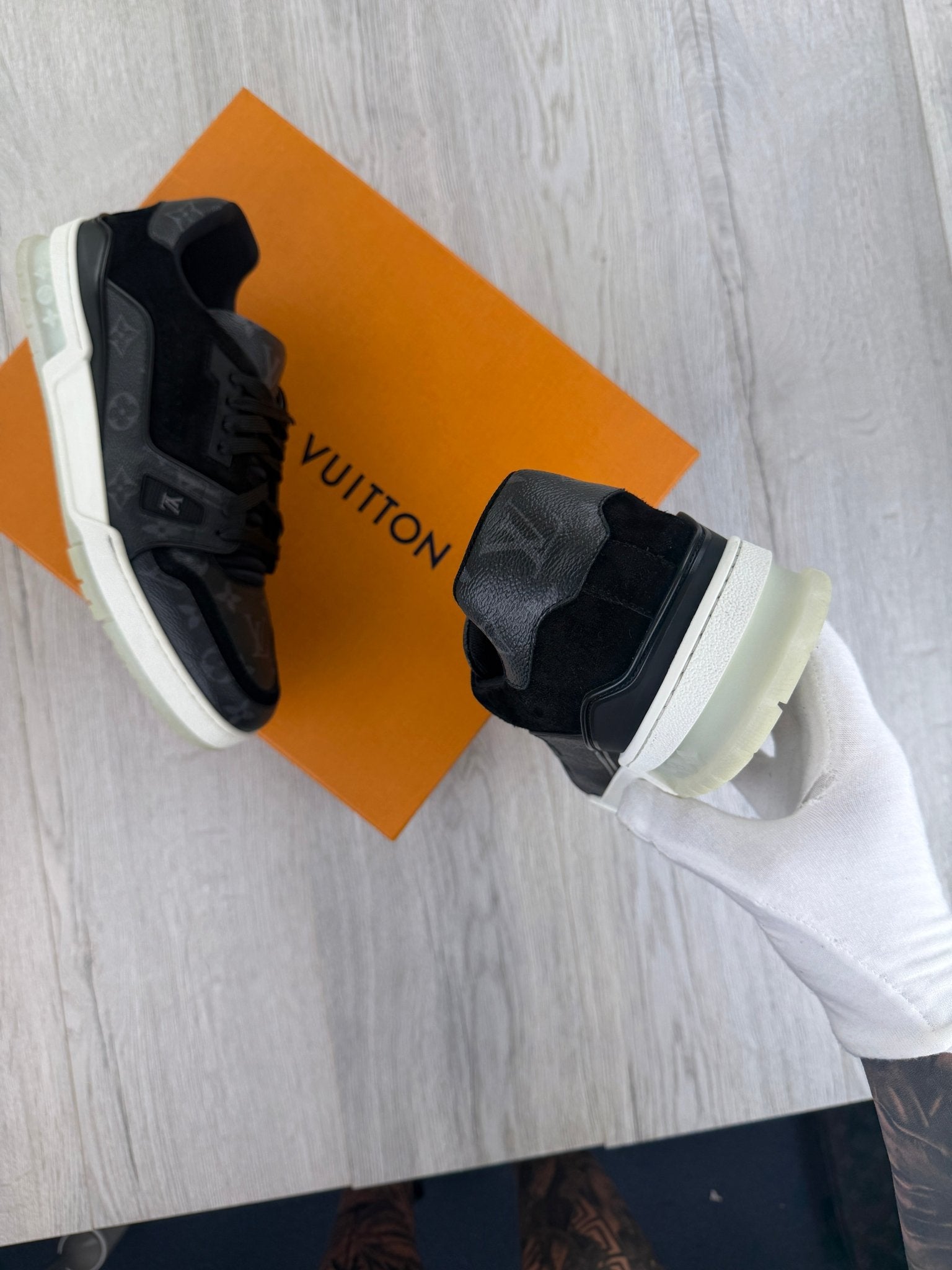 Louis Vuitton Men’s Black Low Trainers - Uk 9 (Fit 10) - Morely TrendsLouis Vuitton Type here:)