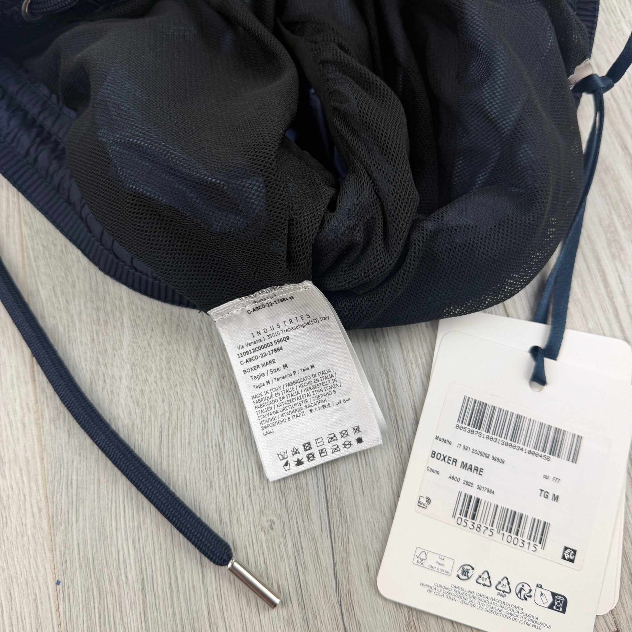 Moncler Men’s Navy Swim Shorts - Medium - Morely TrendsMoncler Type here:)