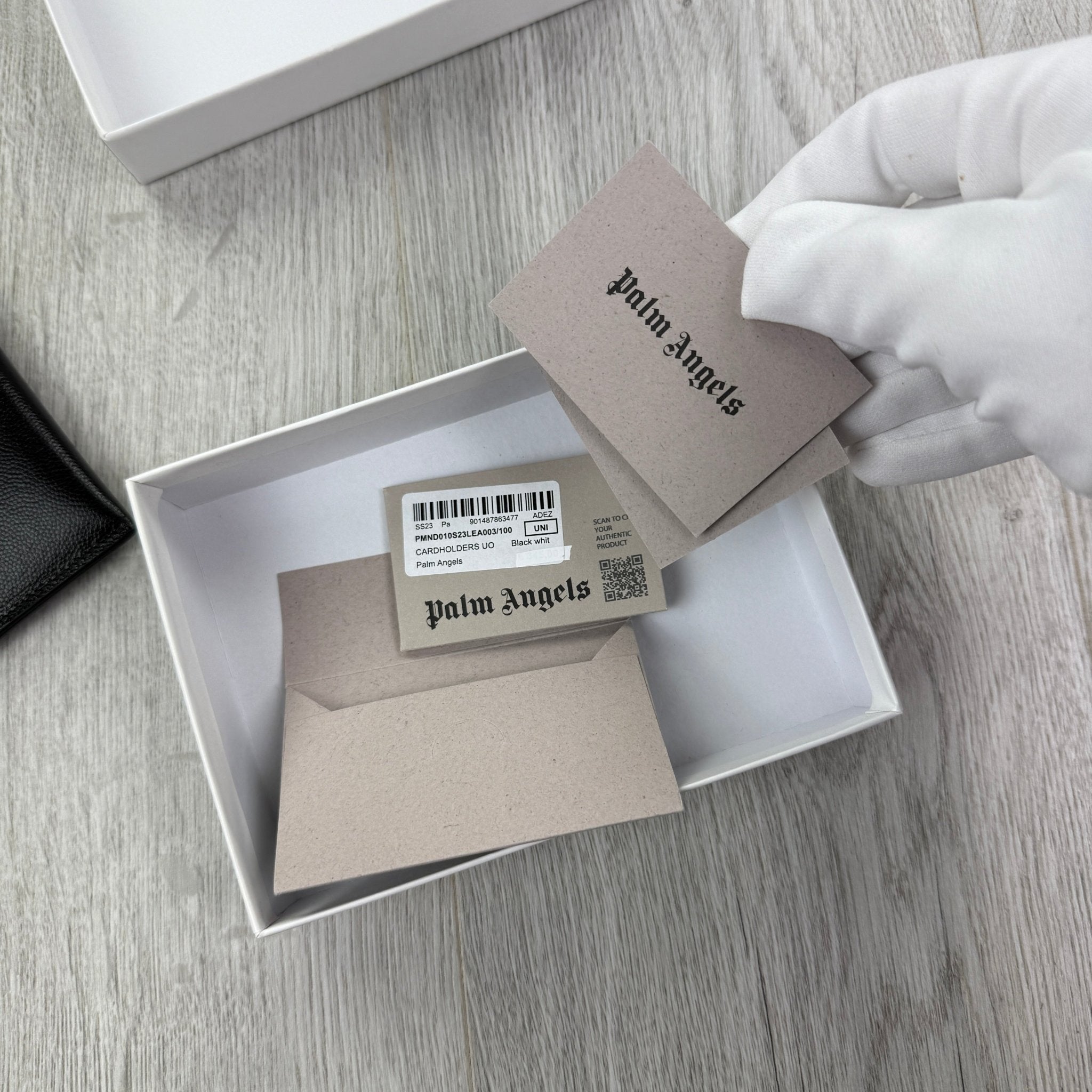 Palm Angels Black Zip-up Card Holder - Morely TrendsPalm Angels Type here:)