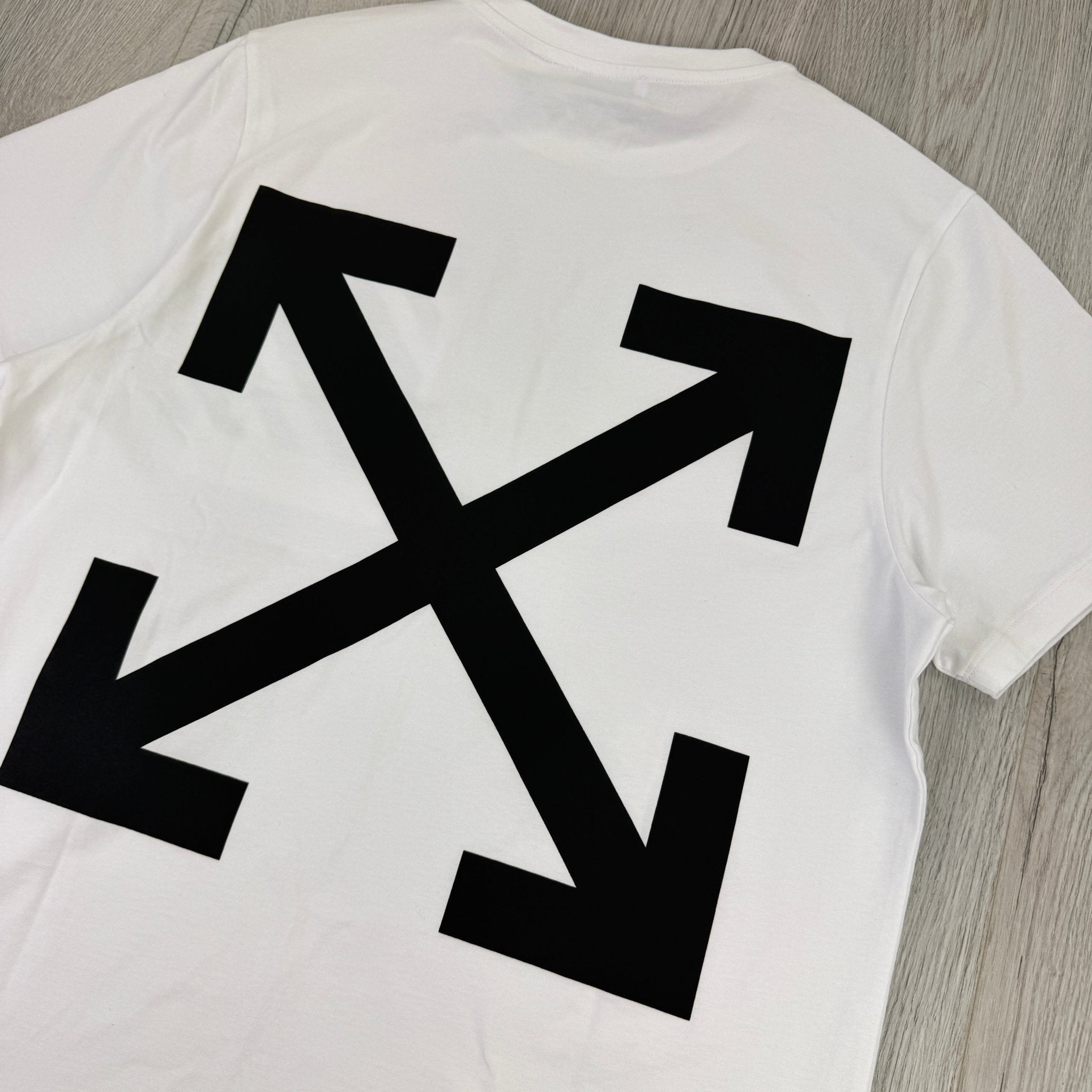 Off White Men’s White T-shirt - Medium - Morely TrendsOff white Type here:)