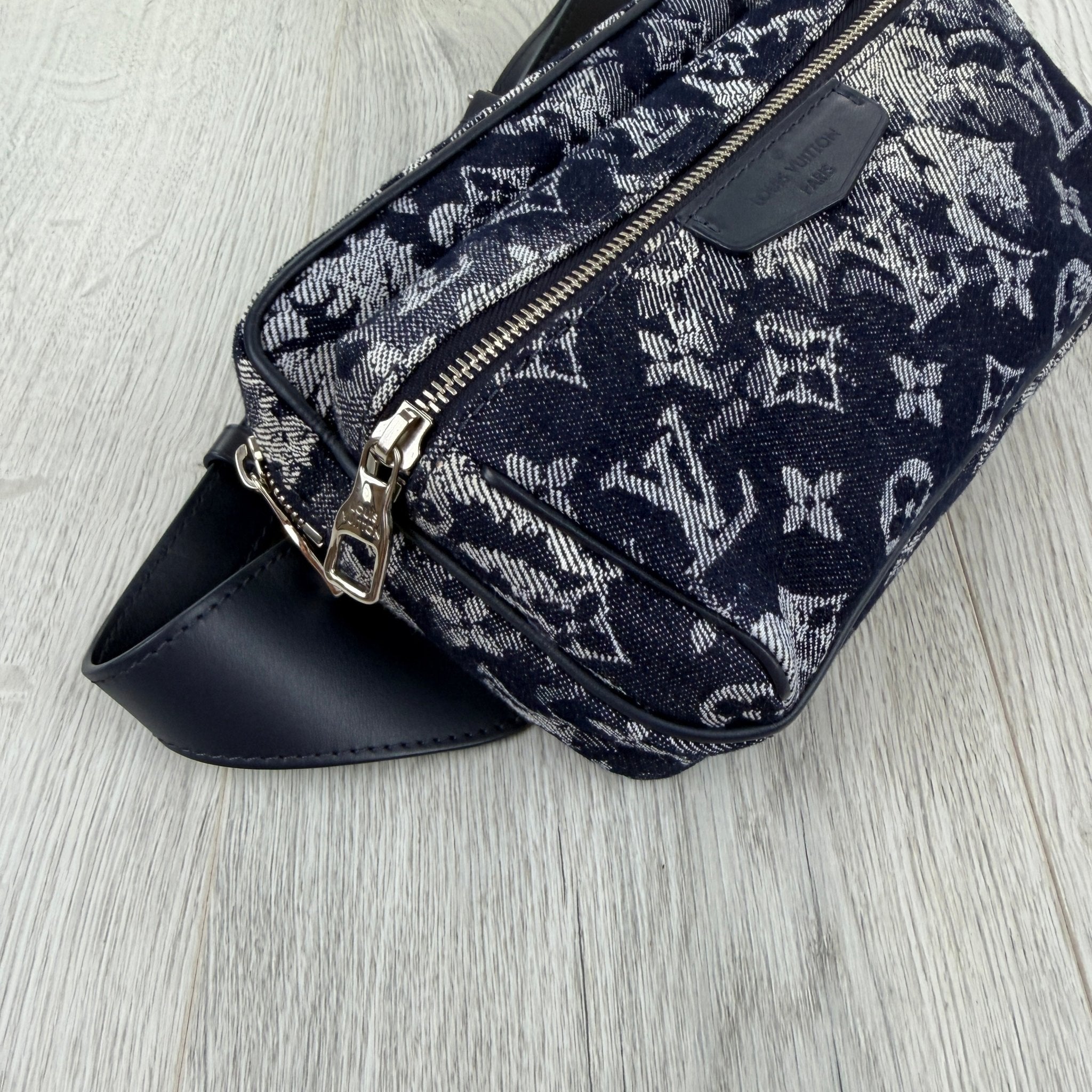 Louis Vuitton Men’s Monogram Tapestry Outdoor Belt Bag - Morely TrendsGucci Type here:)