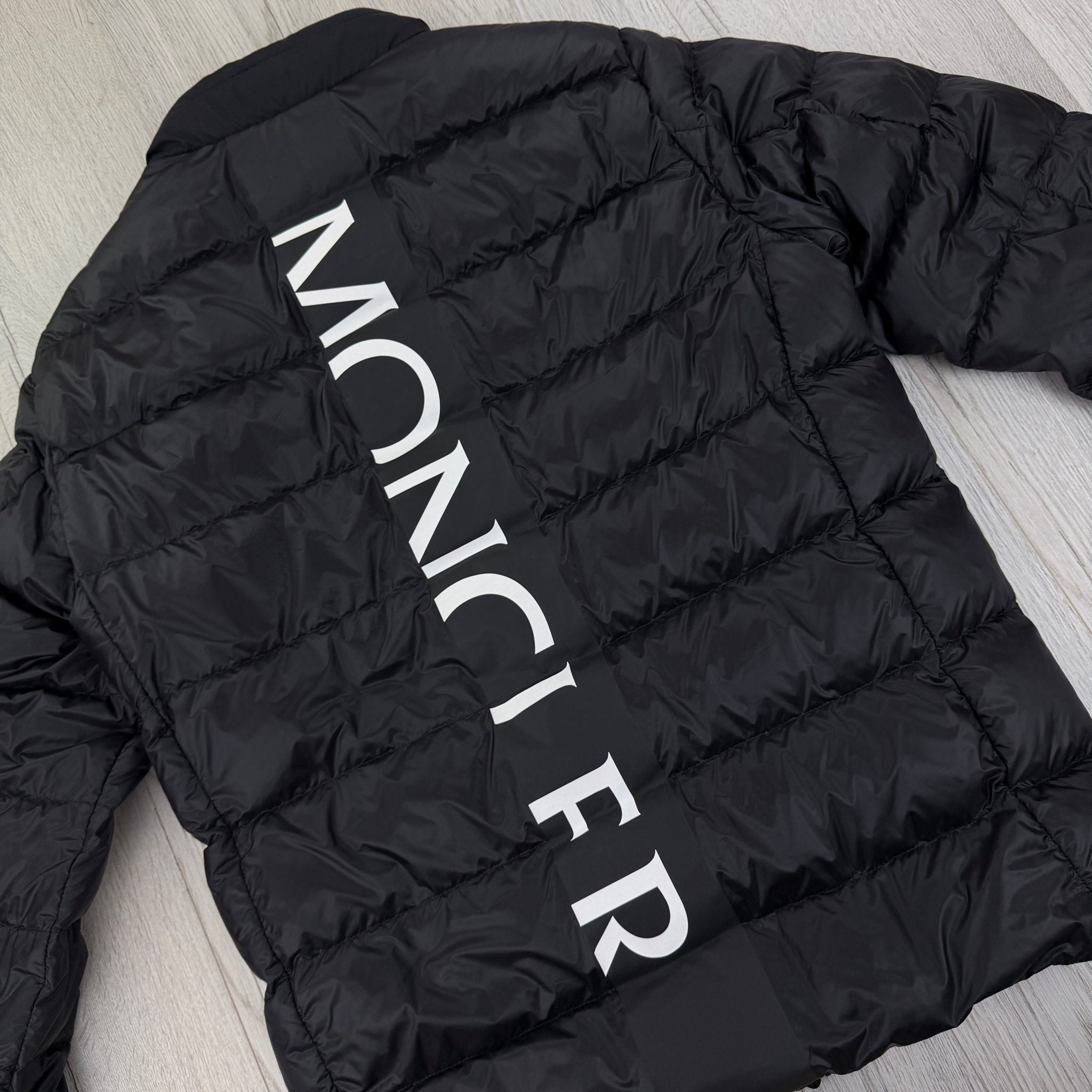 Moncler Men’s Black Zip-up Peyre Down Jacket - Size 4 - Morely TrendsMoncler Type here:)