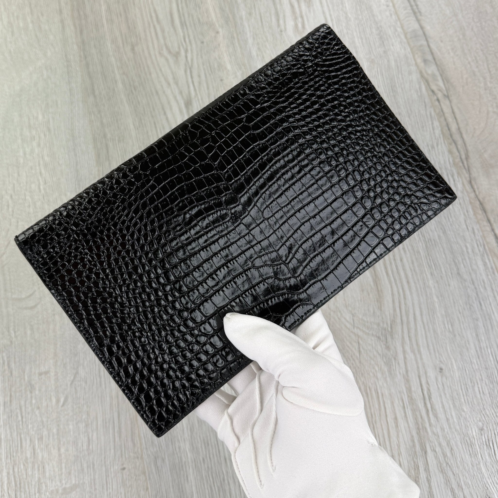 Saint Laurent Women’s Black Crock Clutch Bag - Morely TrendsSaint Laurent Type here:)
