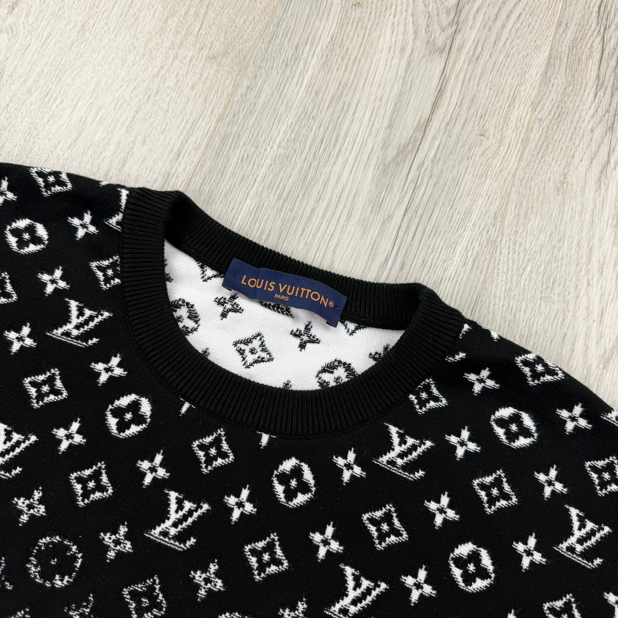 Louis Vuitton Men’s Black Gradient Crewneck Jumper - XL - Morely TrendsLouis Vuitton Type here:)