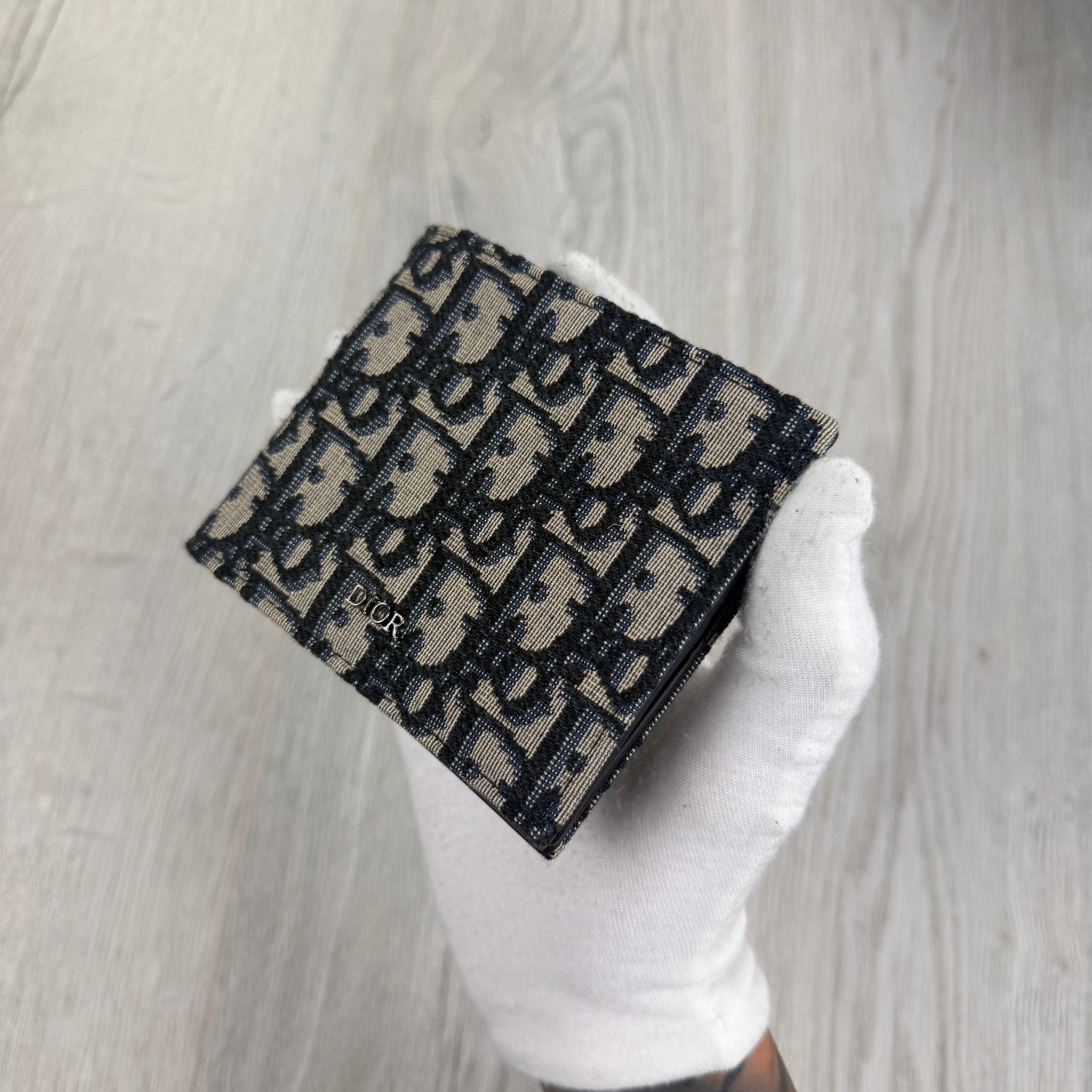 Dior Men’s Jacquard Oblique Bifold Wallet - Morely TrendsDior Type here:)