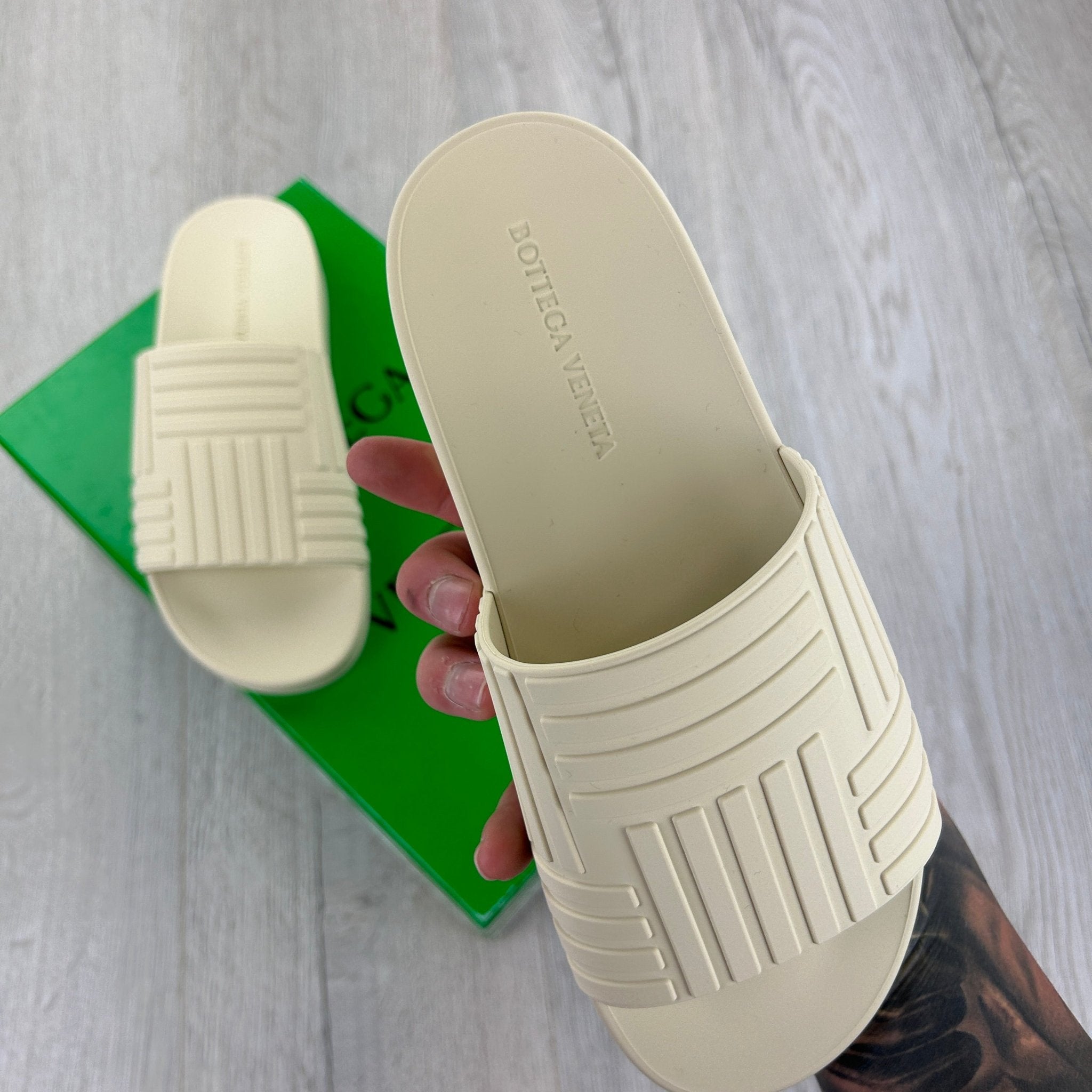 Bottega Veneta Women’s Cream Slides - Uk 5 - Morely TrendsBottega Veneta Type here:)