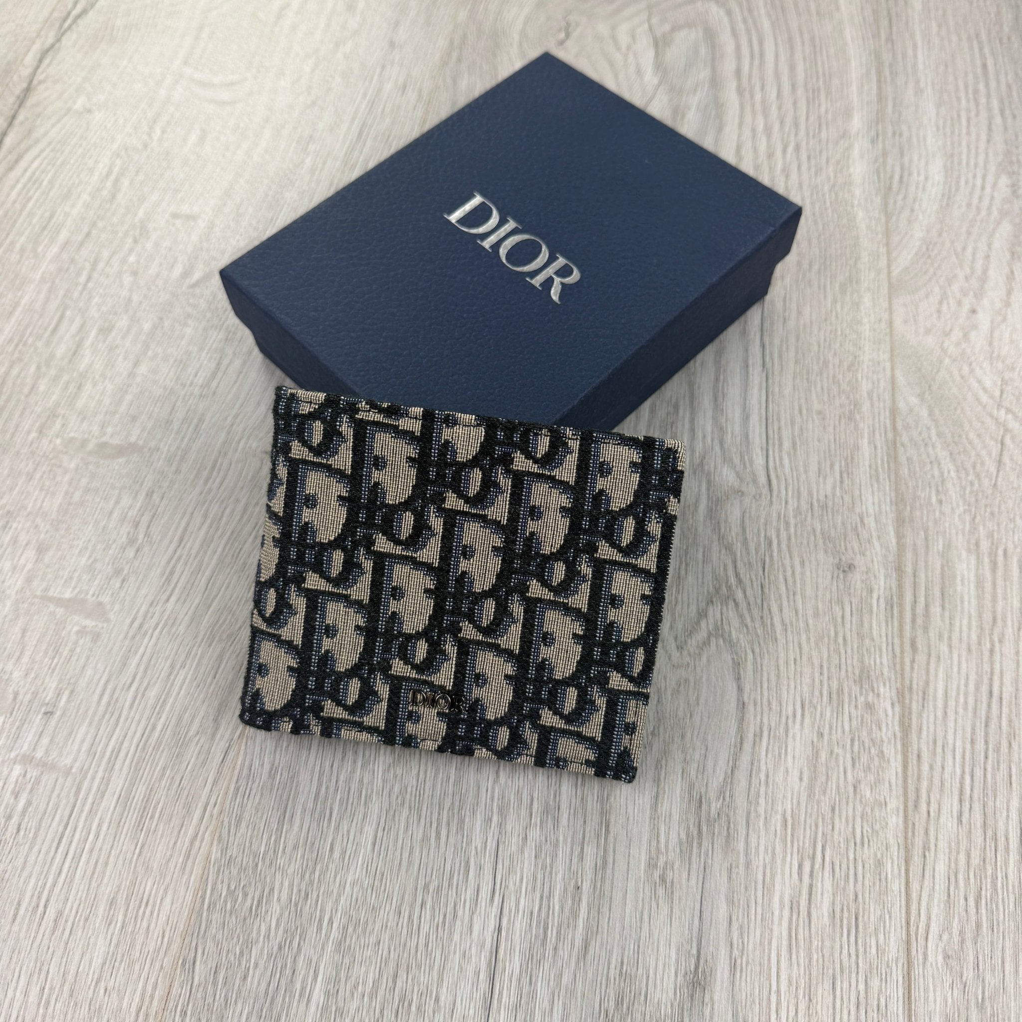 Dior Men’s Jacquard Oblique Bifold Wallet - Morely TrendsDior Type here:)