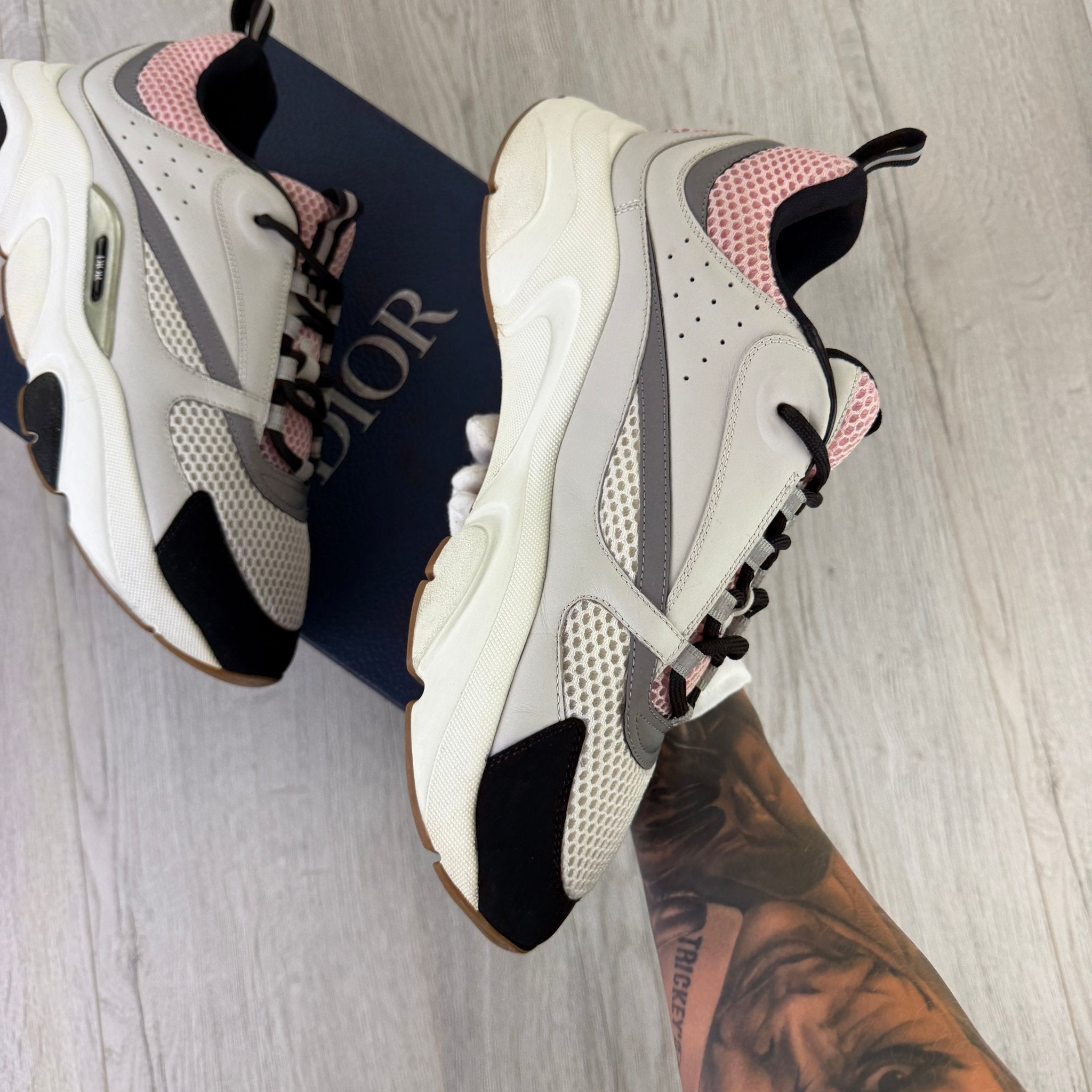 Dior B22 Men’s Pink Grey & White Trainers - 45 (Uk 10/10.5) - Morely TrendsDior Type here:)